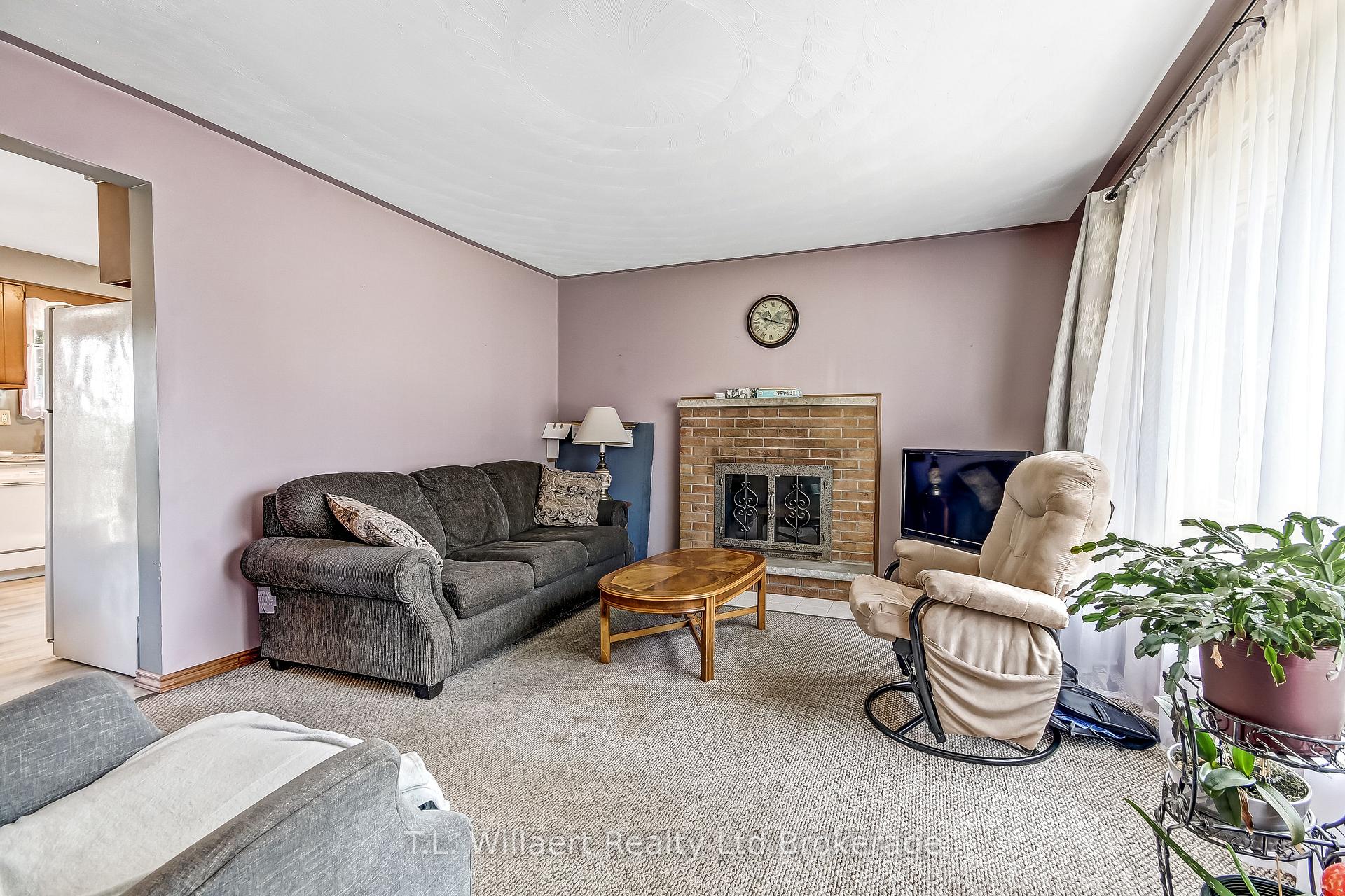 Photo 3 of 12 Alba Avenue, Tillsonburg — HOMEH