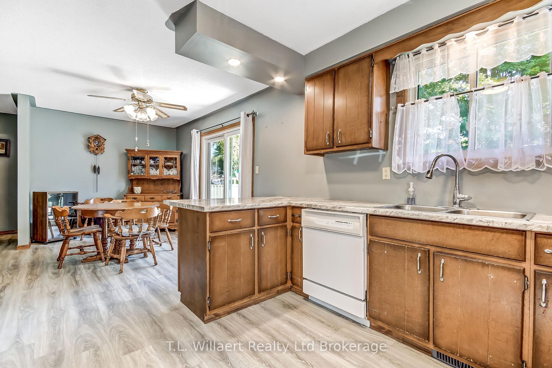 Photo 6 of 12 Alba Avenue, Tillsonburg — HOMEH