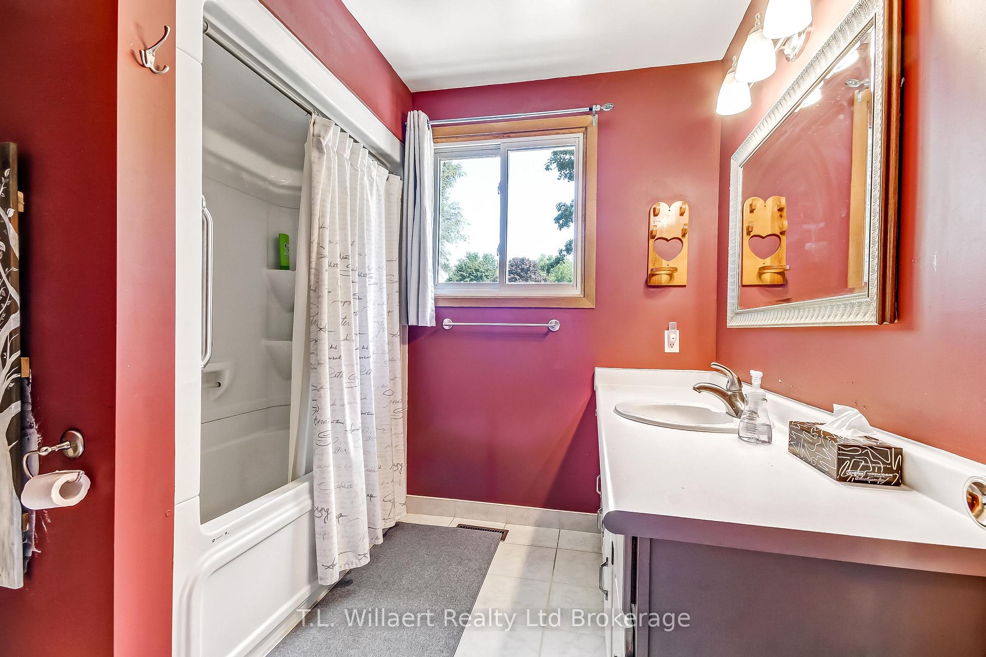Photo 10 of 12 Alba Avenue, Tillsonburg — HOMEH