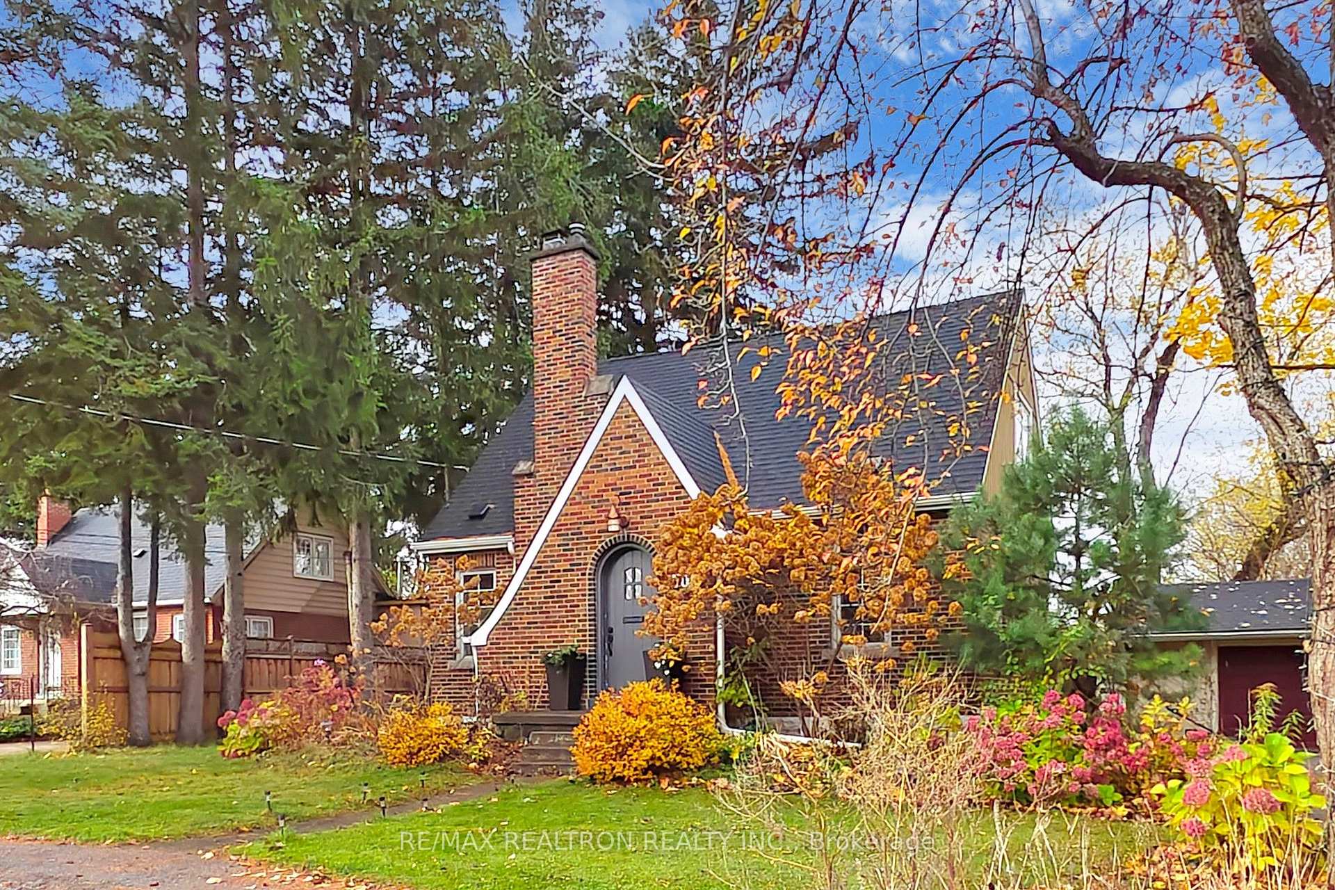 Photo 2 of 705 Cedar Avenue, Burlington, LaSalle — HOMEH