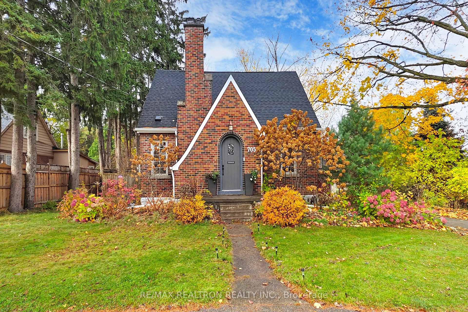 Photo 3 of 705 Cedar Avenue, Burlington, LaSalle — HOMEH