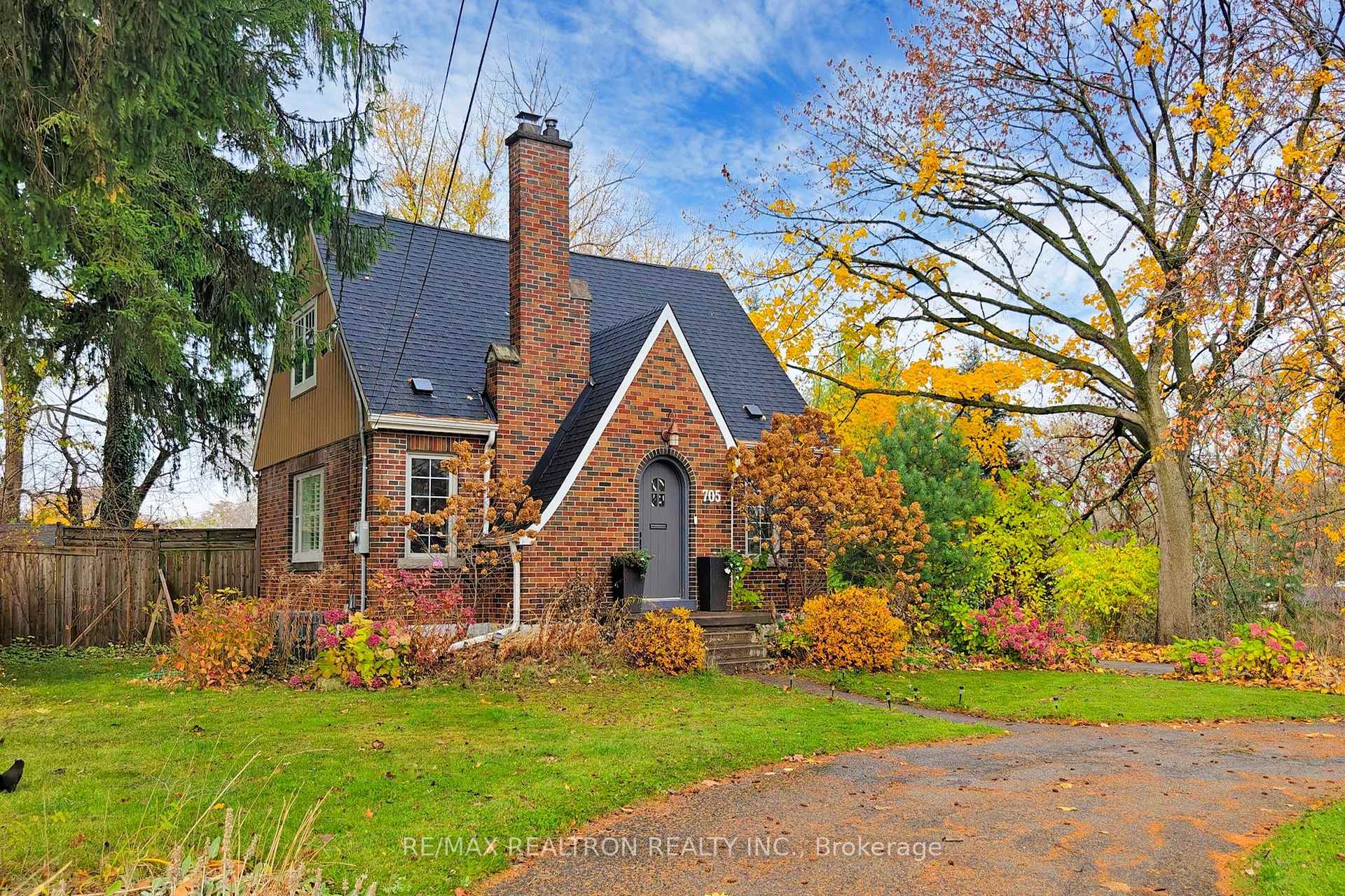 Photo 4 of 705 Cedar Avenue, Burlington, LaSalle — HOMEH
