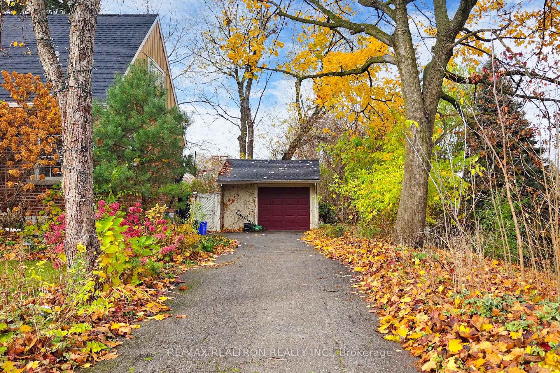 Photo 27 of 705 Cedar Avenue, Burlington, LaSalle — HOMEH