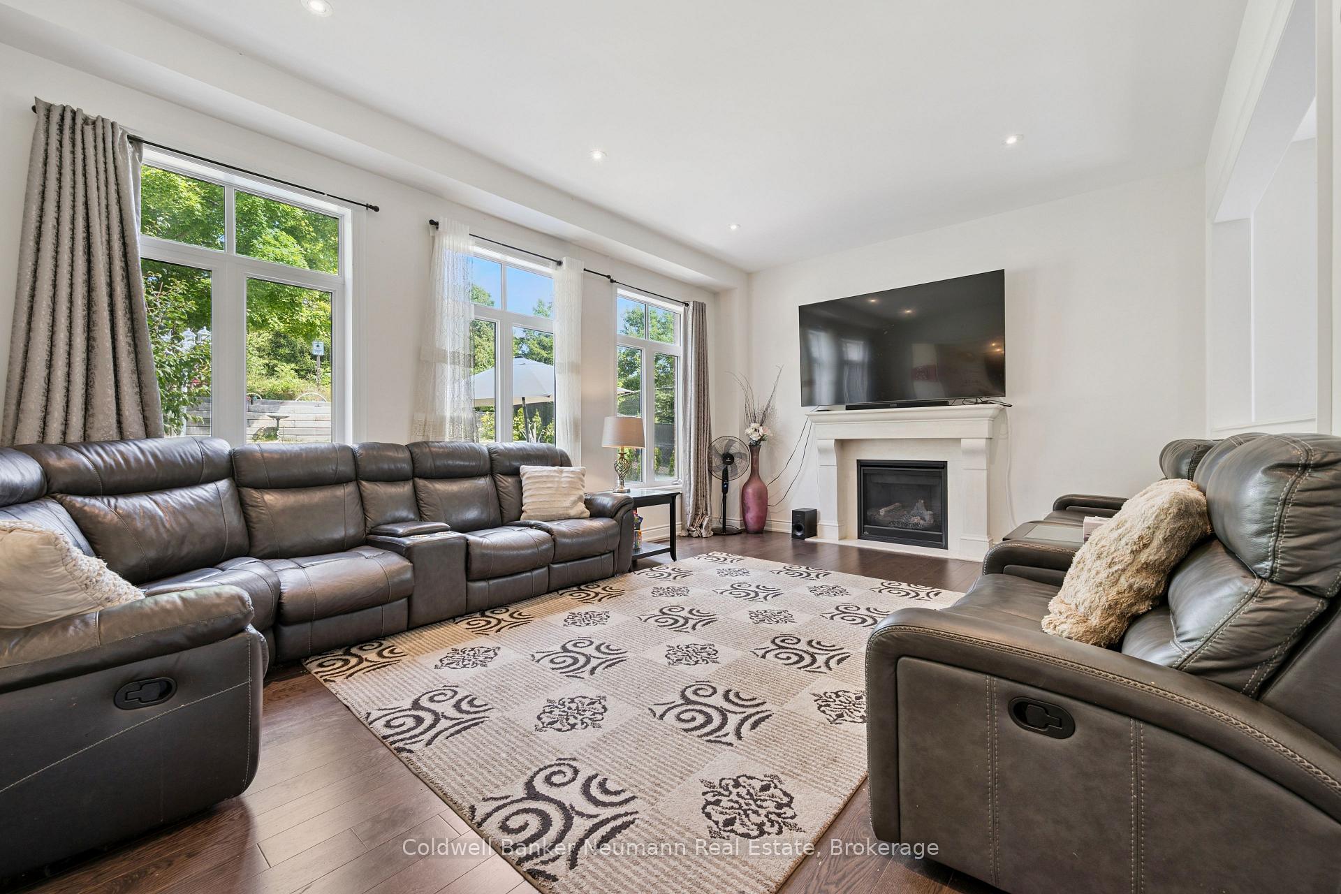 Photo 6 of 216 Forest Creek Drive, Kitchener, Doon South — HOMEH