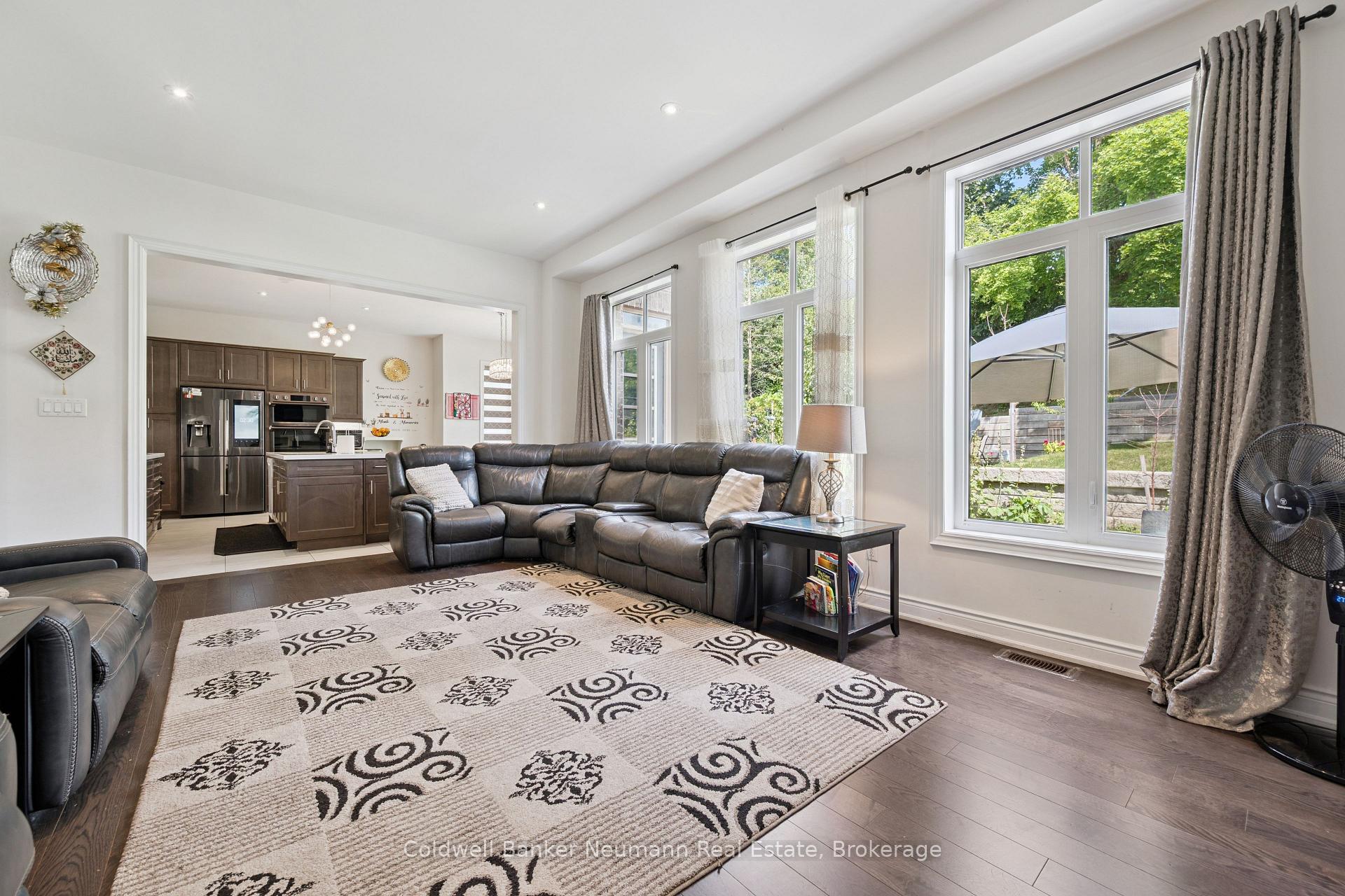 Photo 7 of 216 Forest Creek Drive, Kitchener, Doon South — HOMEH