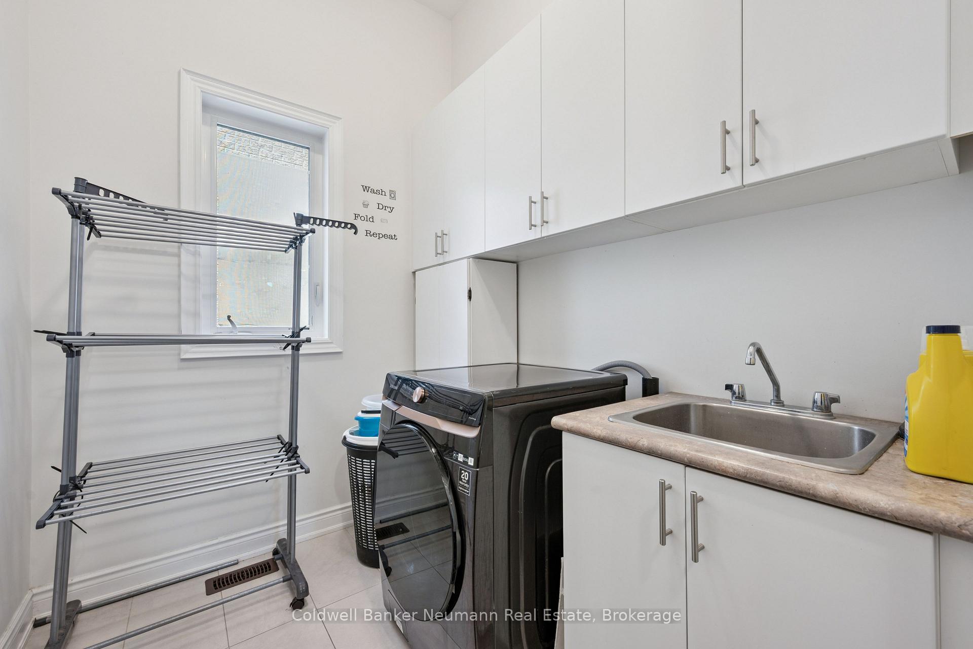 Photo 17 of 216 Forest Creek Drive, Kitchener, Doon South — HOMEH