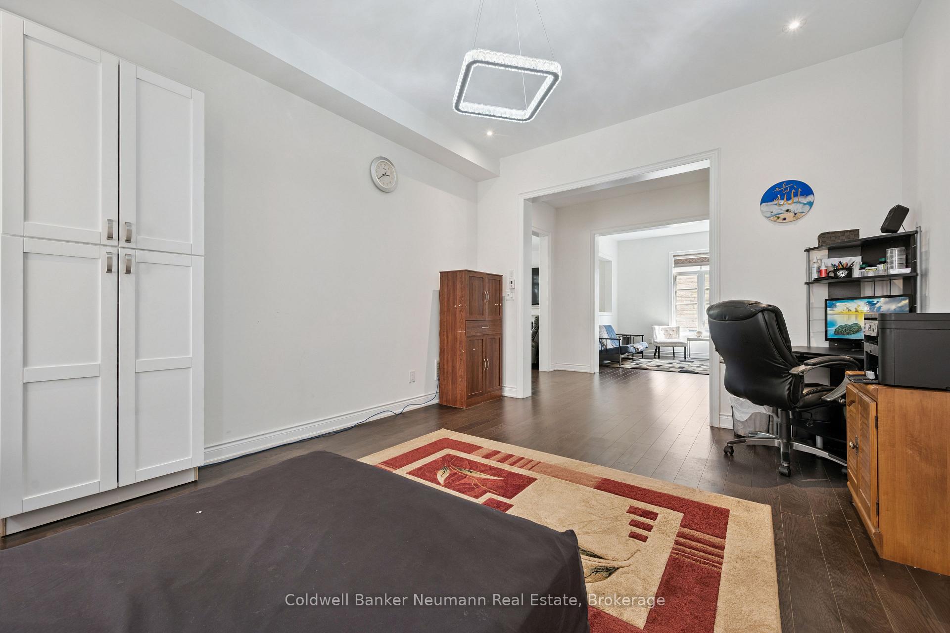 Photo 16 of 216 Forest Creek Drive, Kitchener, Doon South — HOMEH