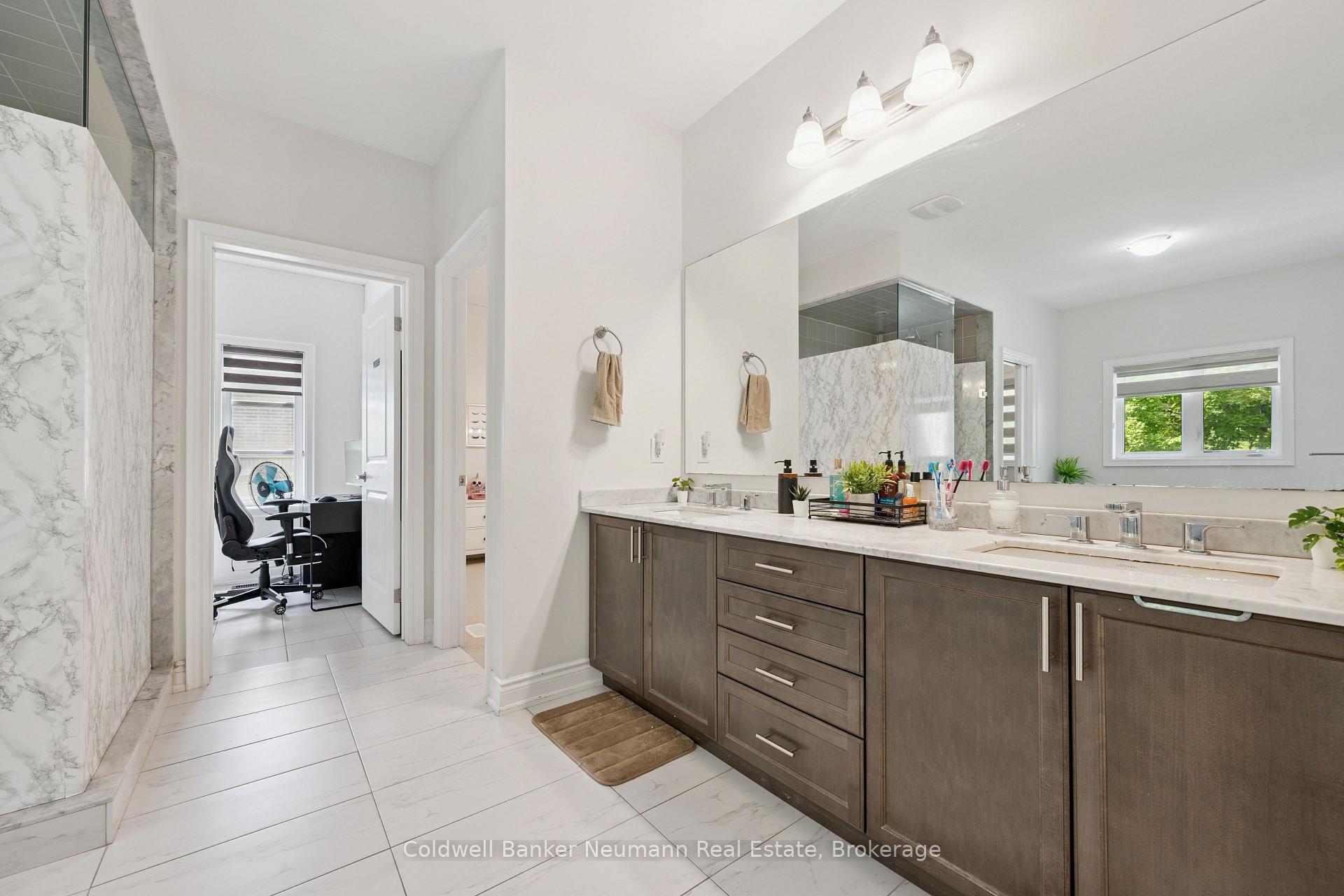 Photo 29 of 216 Forest Creek Drive, Kitchener, Doon South — HOMEH