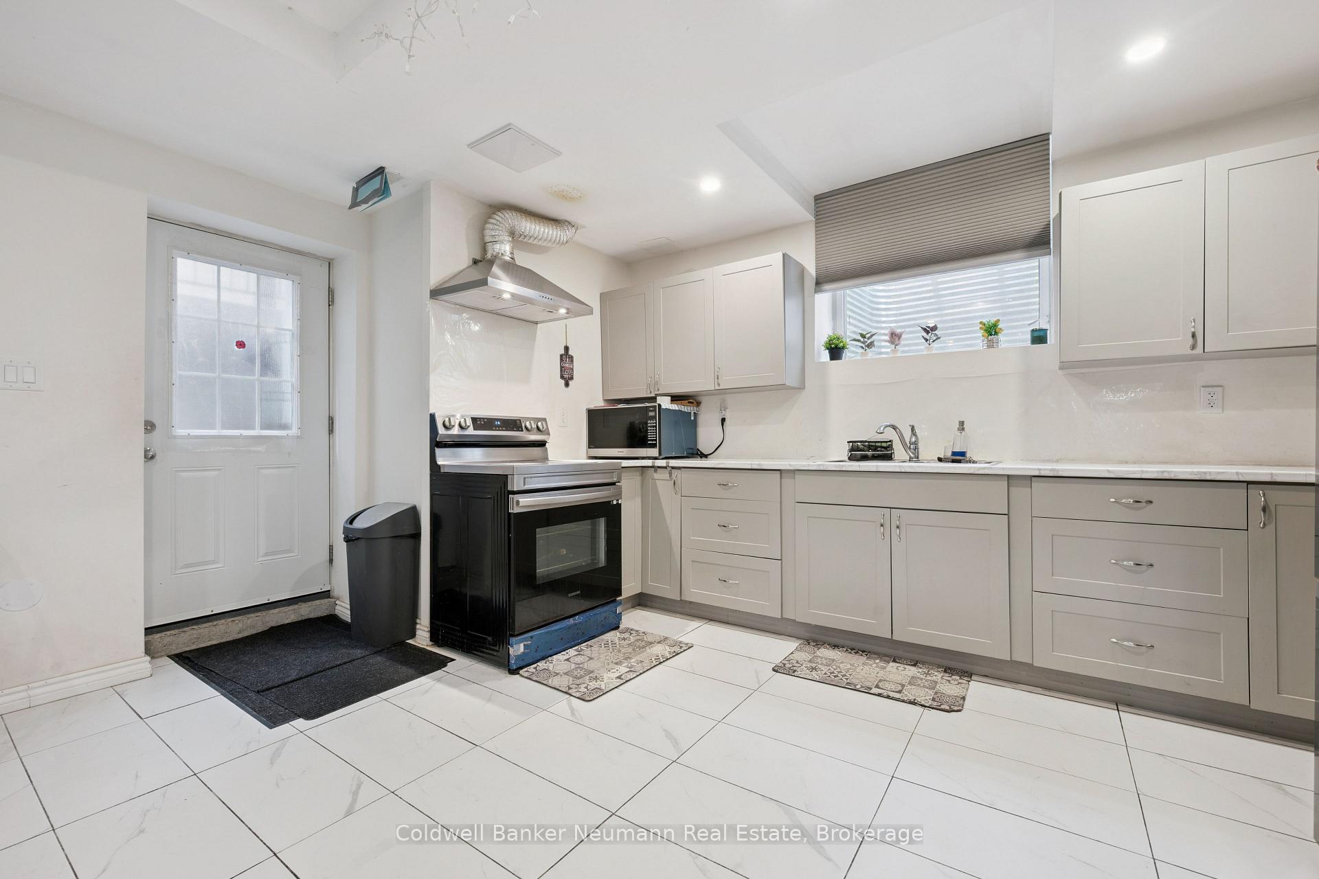 Photo 37 of 216 Forest Creek Drive, Kitchener, Doon South — HOMEH
