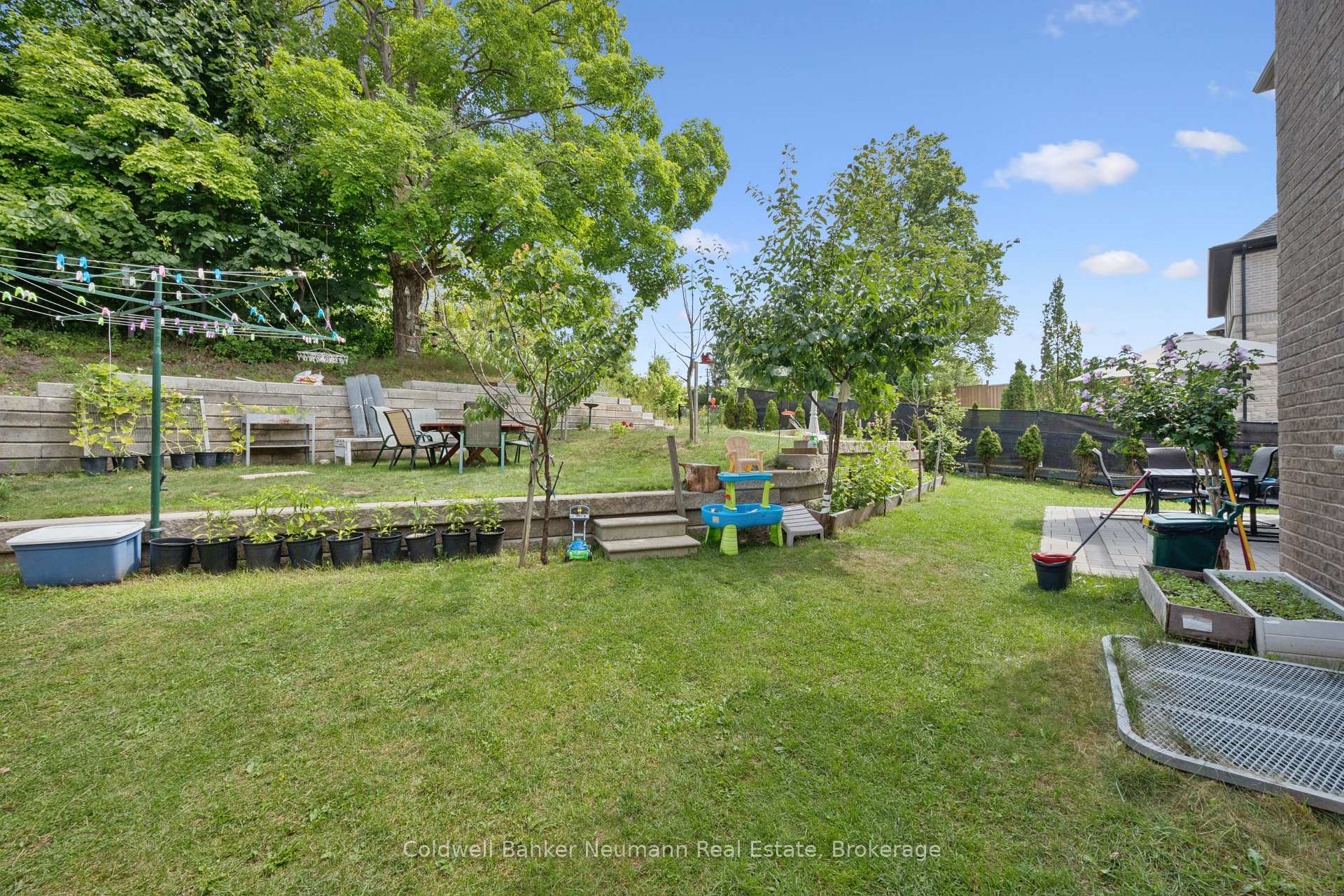 Photo 45 of 216 Forest Creek Drive, Kitchener, Doon South — HOMEH