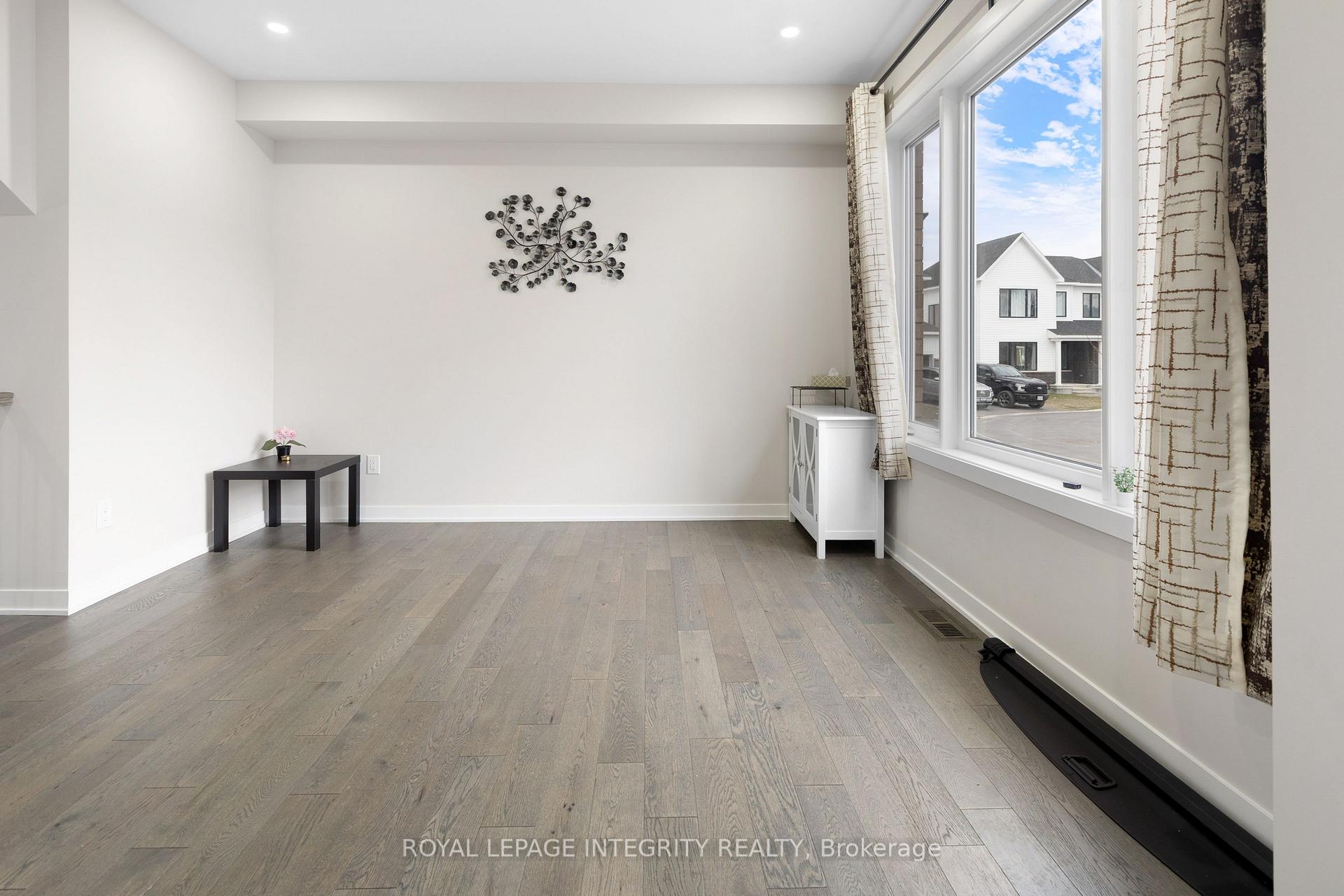 Photo 2 of 324 Appalachian Circle, Ottawa, Barrhaven - Half Moon Bay — HOMEH