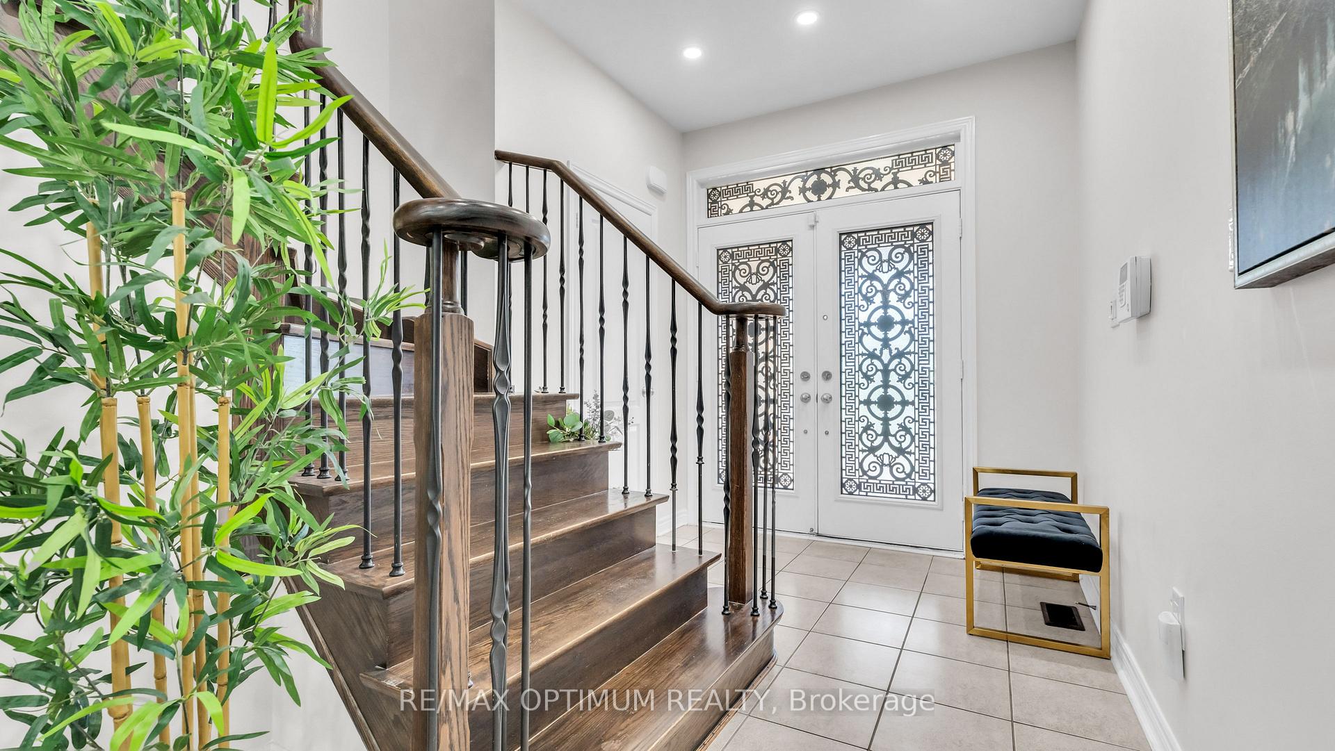 Photo 4 of 3 Gosling Street, Brampton, Bram West — HOMEH