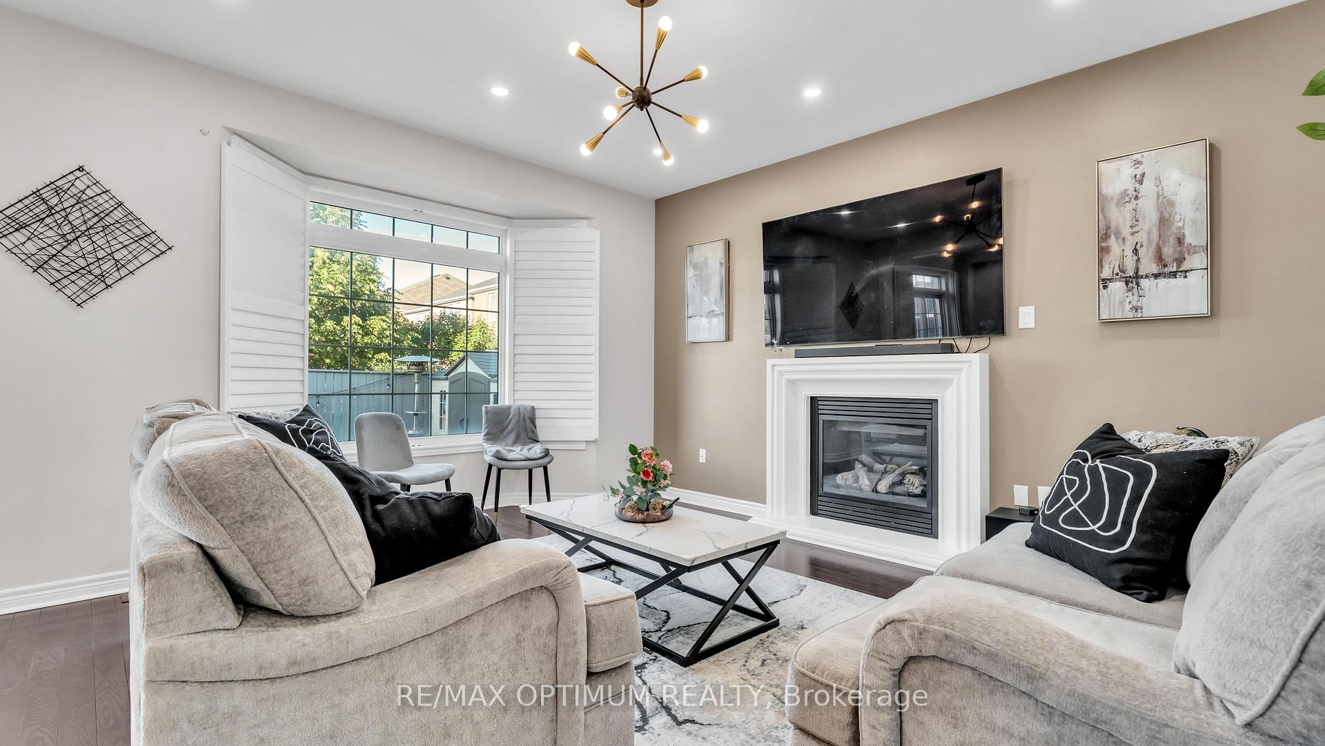 Photo 9 of 3 Gosling Street, Brampton, Bram West — HOMEH