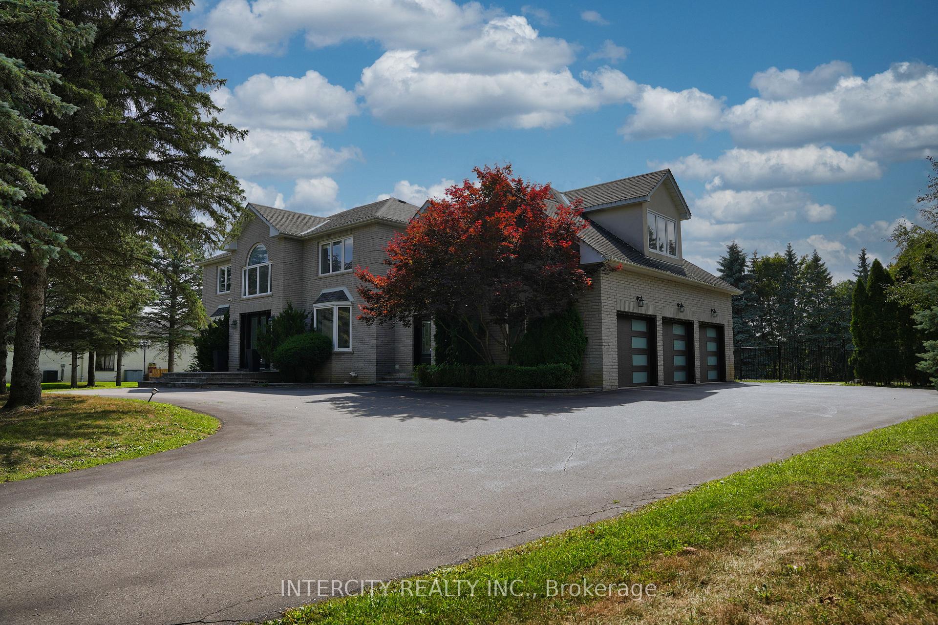 Photo 3 of 70 Belsite Court, Vaughan, Kleinburg — HOMEH