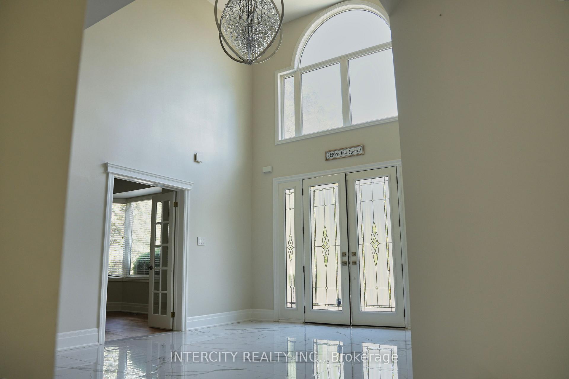 Photo 6 of 70 Belsite Court, Vaughan, Kleinburg — HOMEH