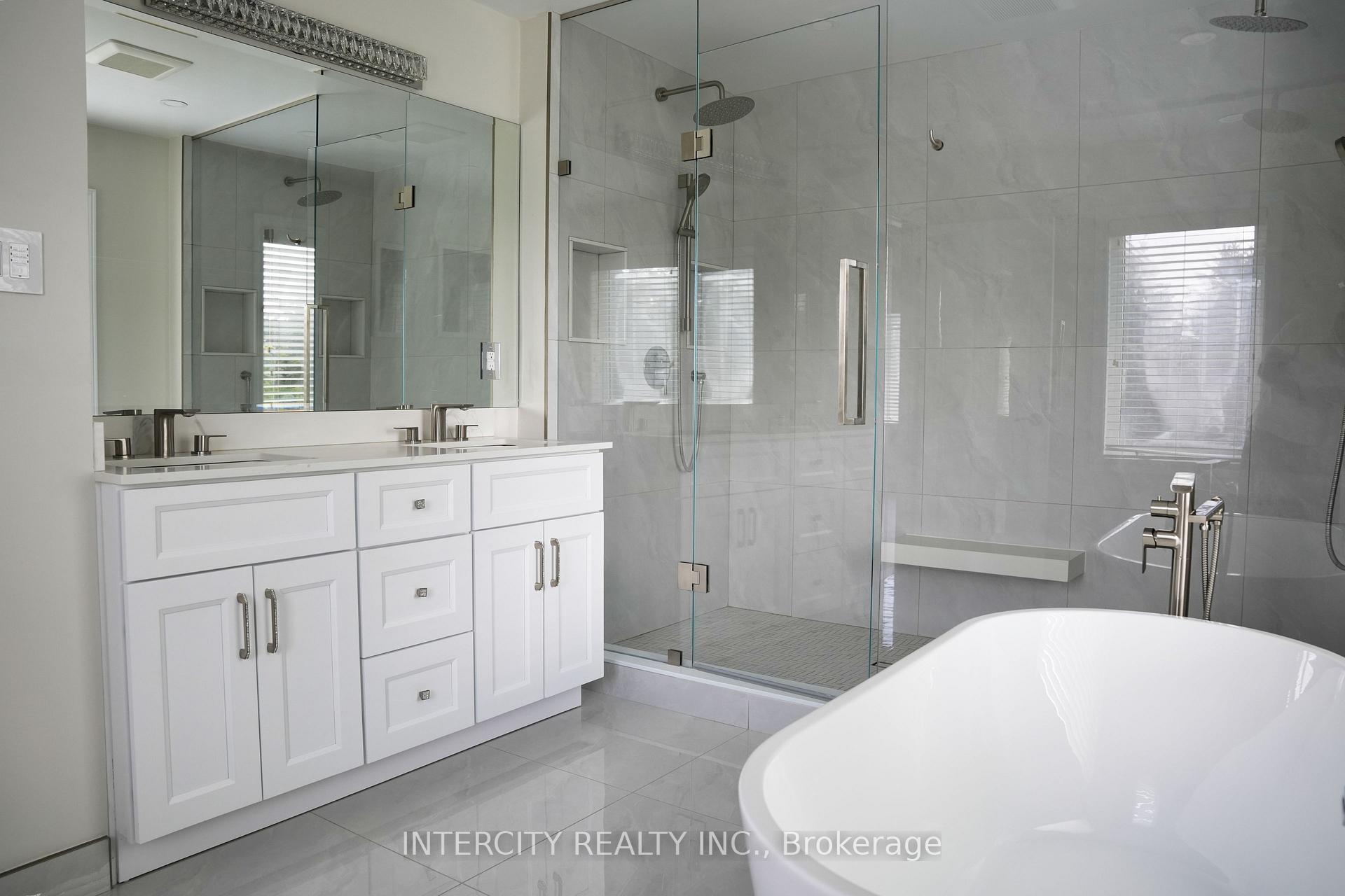 Photo 19 of 70 Belsite Court, Vaughan, Kleinburg — HOMEH
