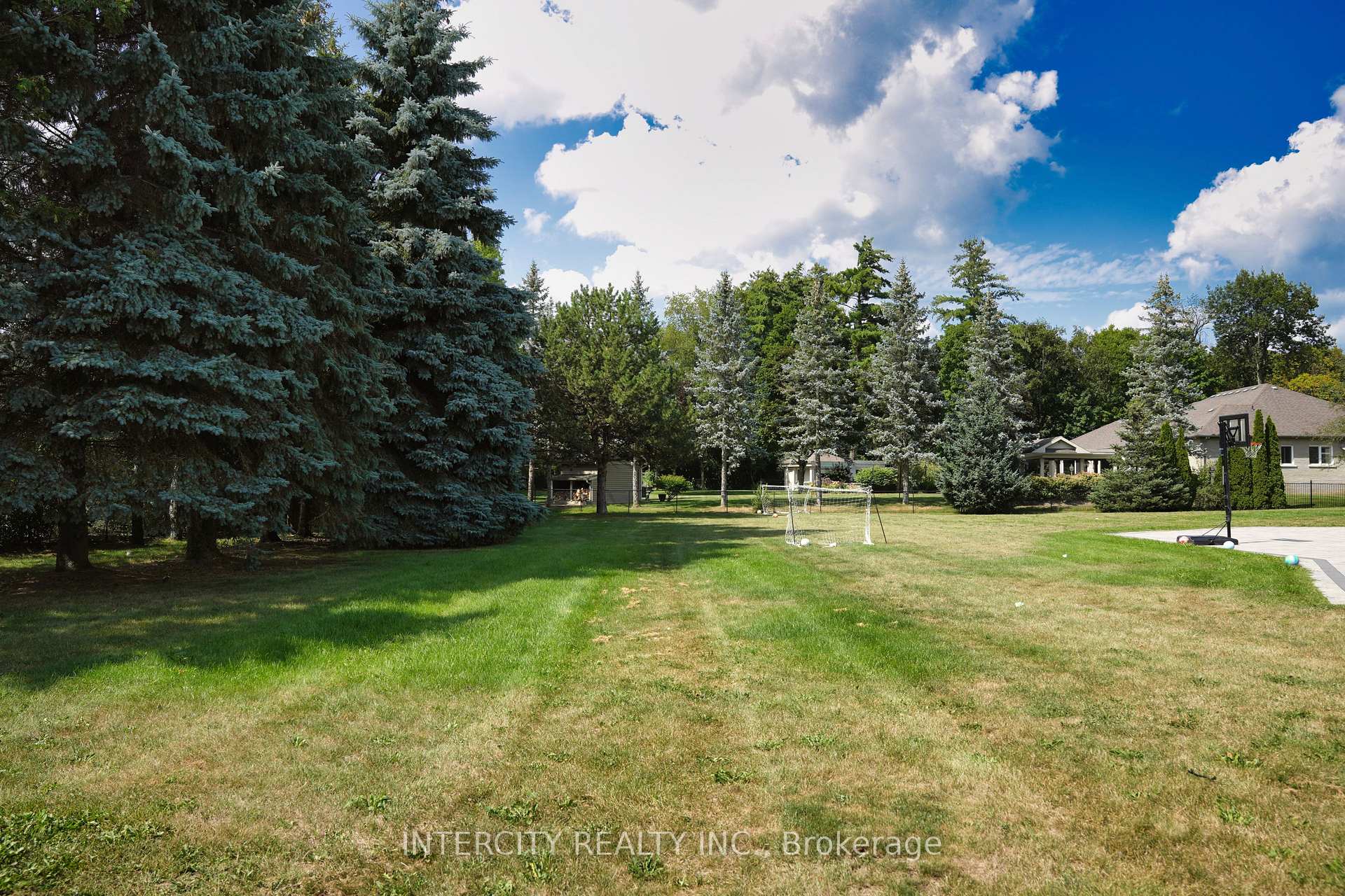 Photo 40 of 70 Belsite Court, Vaughan, Kleinburg — HOMEH
