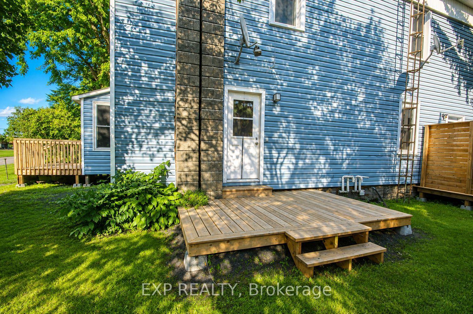 Photo 2 of Unit A, 3 Bergin Street, North Stormont, Finch — HOMEH