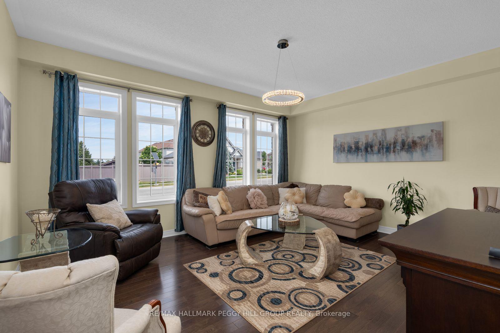 Photo 2 of 267 Kozlov Street, Barrie, West Bayfield — HOMEH