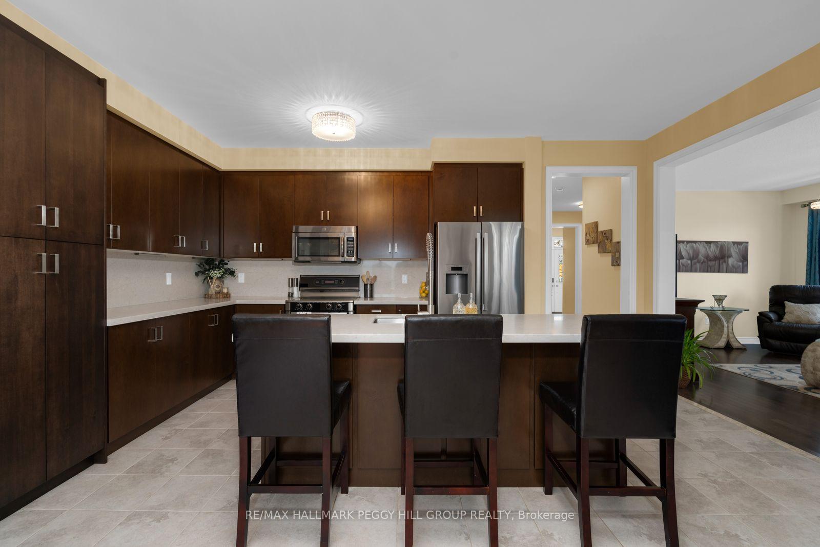 Photo 4 of 267 Kozlov Street, Barrie, West Bayfield — HOMEH
