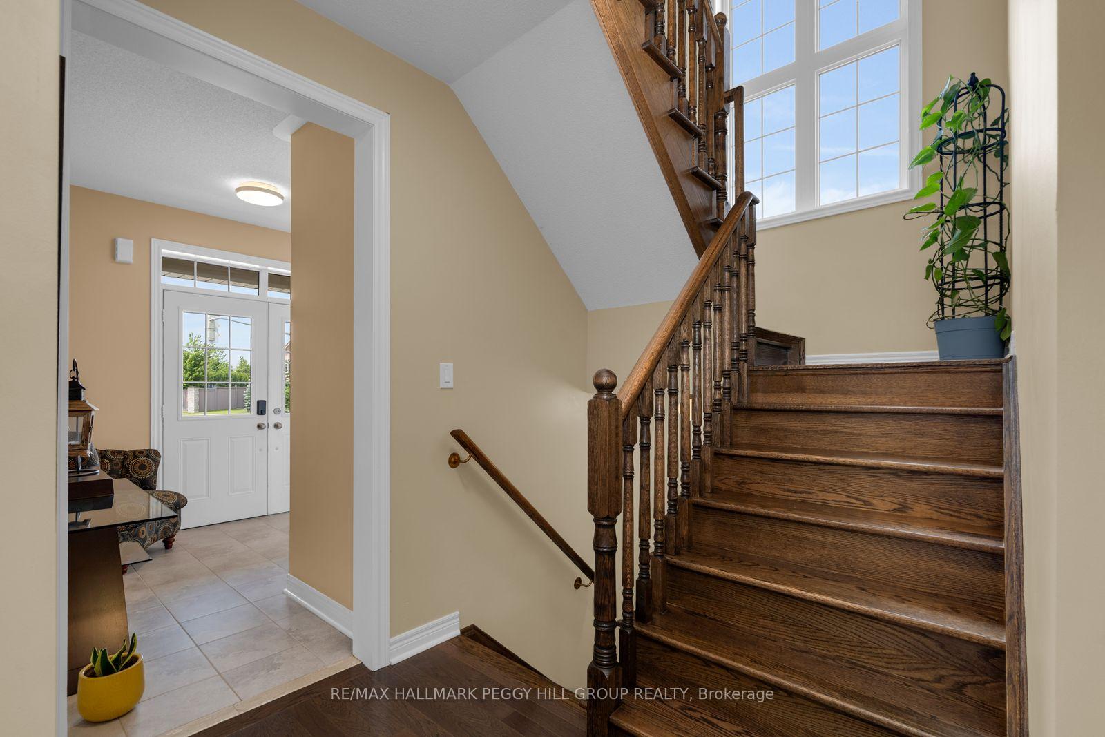 Photo 6 of 267 Kozlov Street, Barrie, West Bayfield — HOMEH