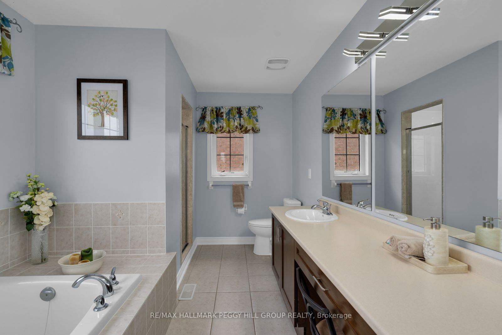 Photo 8 of 267 Kozlov Street, Barrie, West Bayfield — HOMEH