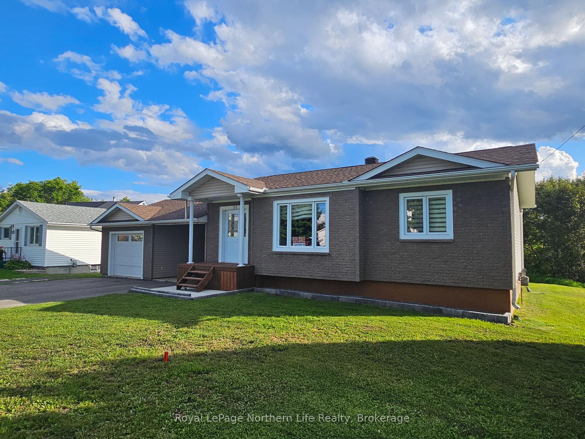 Photo of 152 Pine Street W