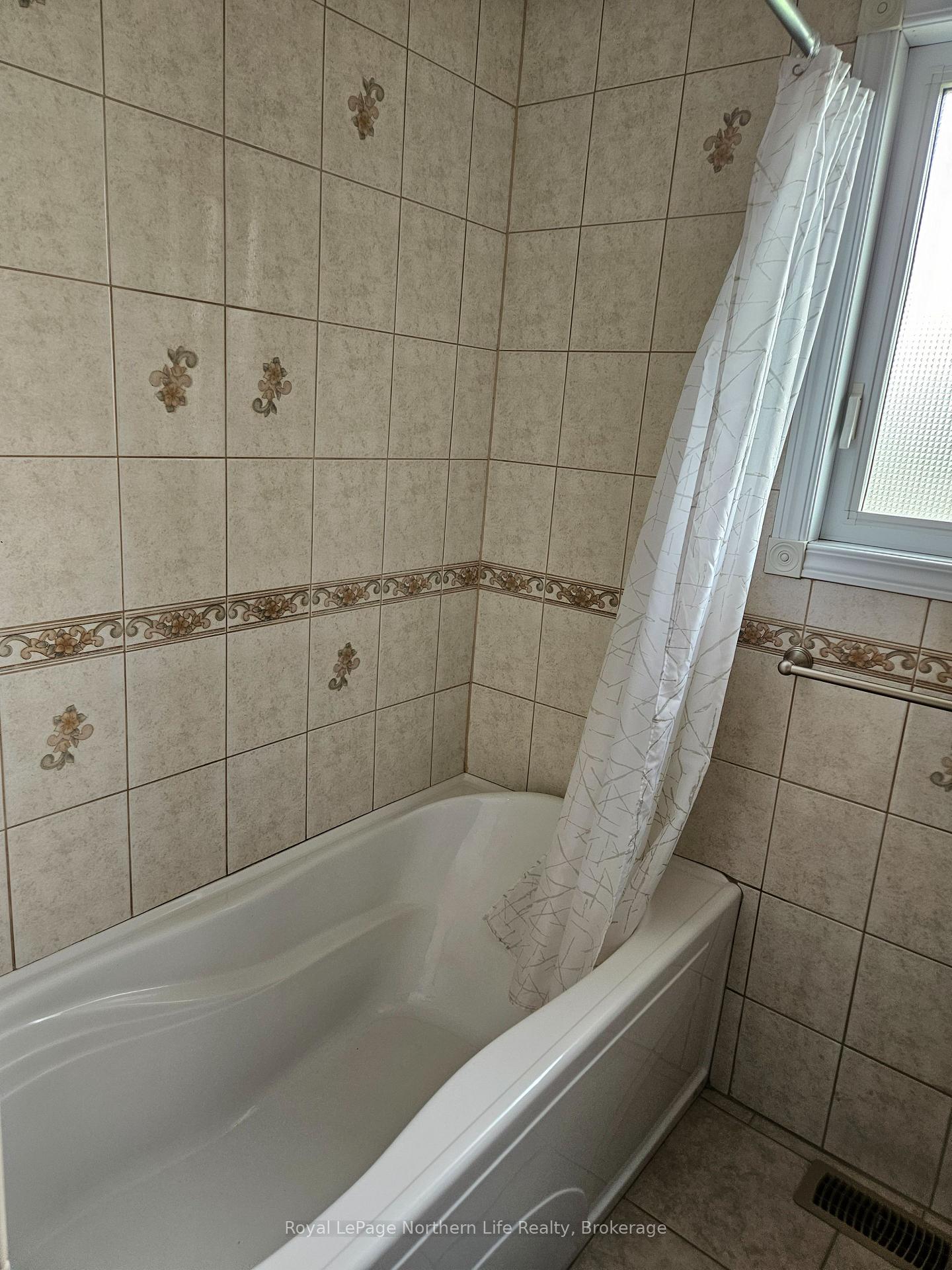 Photo 22 of 152 Pine Street W, Temiskaming Shores, New Liskeard — HOMEH