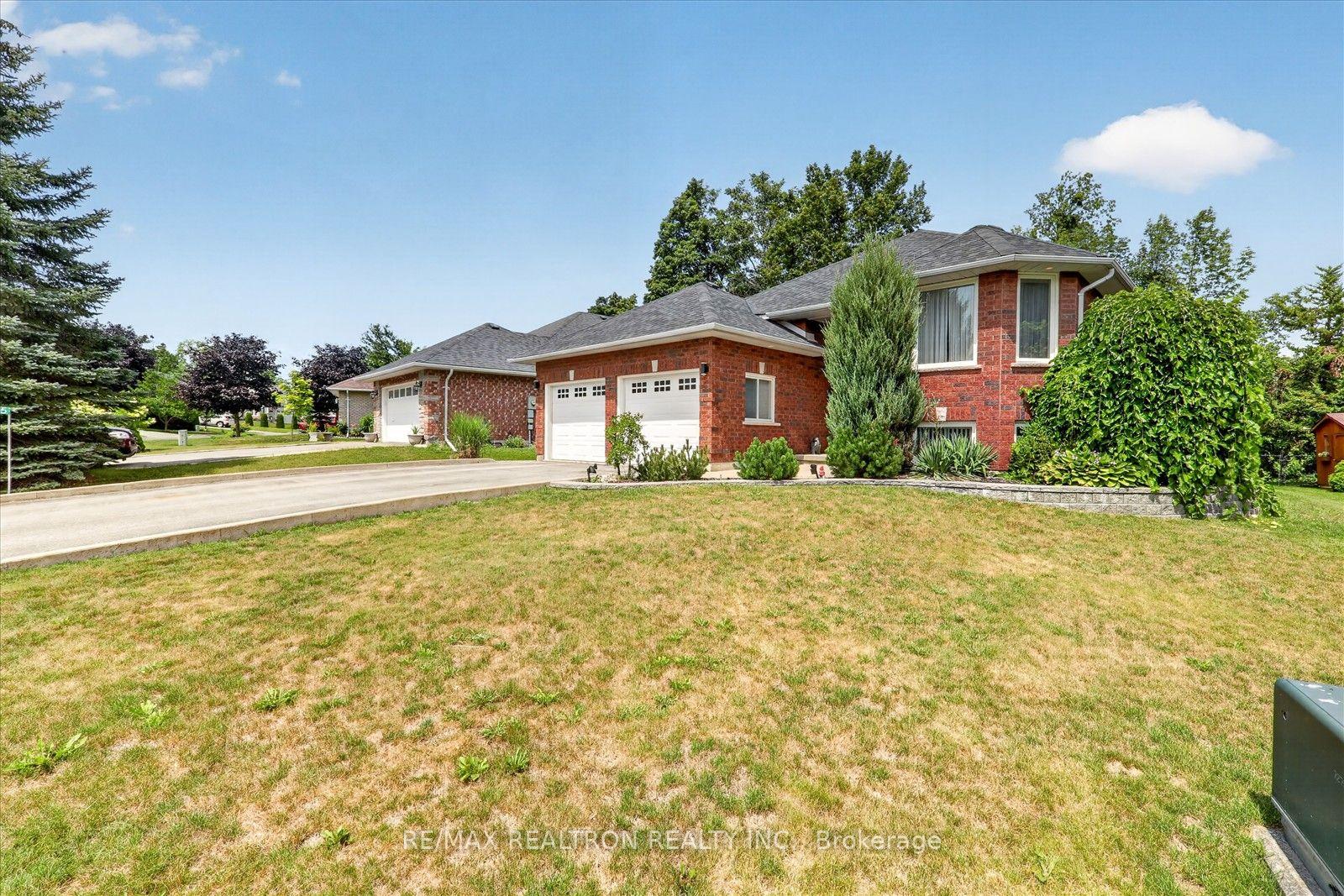 Photo 3 of 295 Woodward Avenue, Selwyn — HOMEH