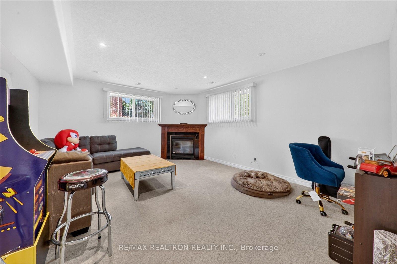 Photo 6 of 295 Woodward Avenue, Selwyn — HOMEH
