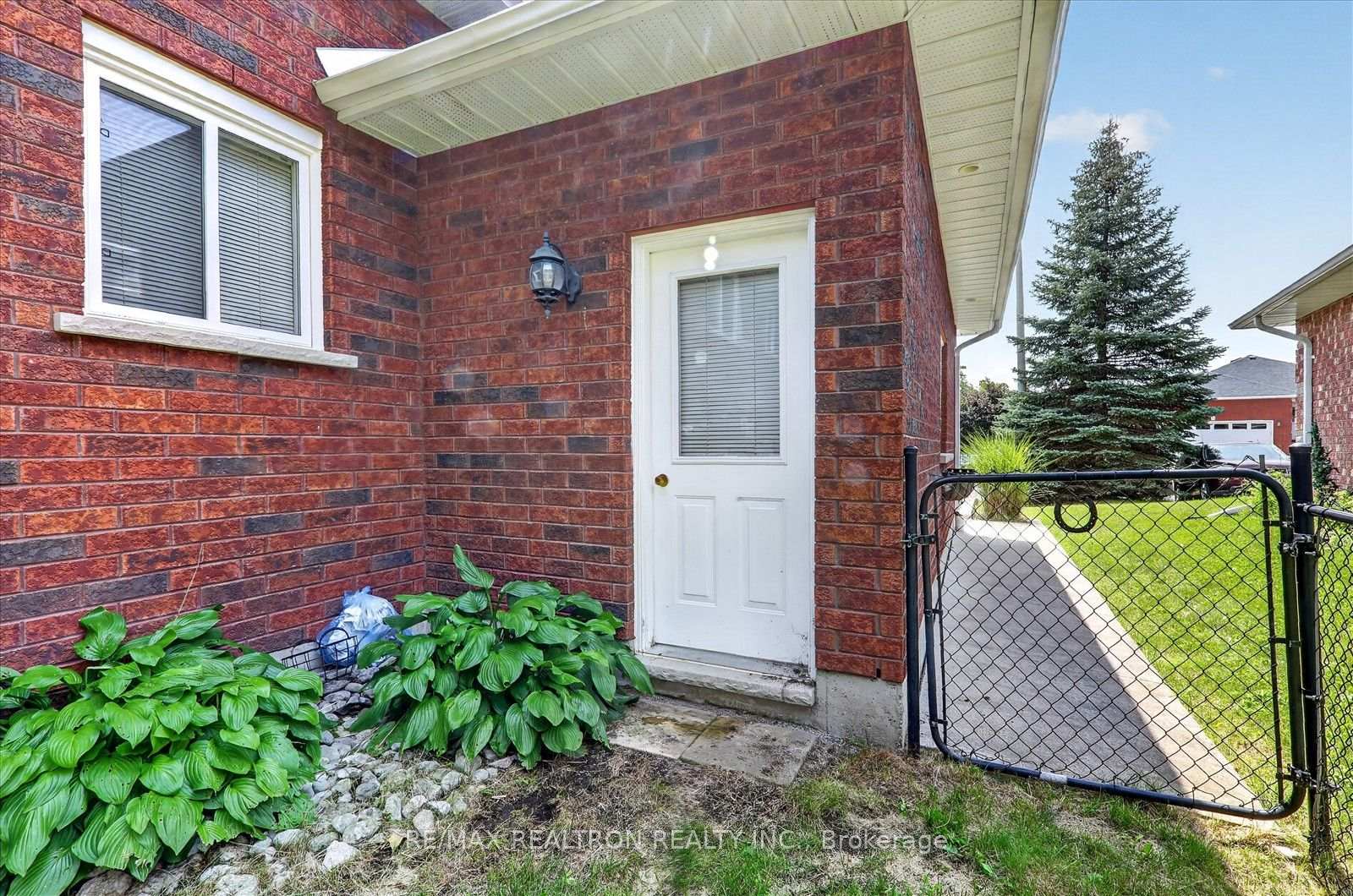 Photo 13 of 295 Woodward Avenue, Selwyn — HOMEH