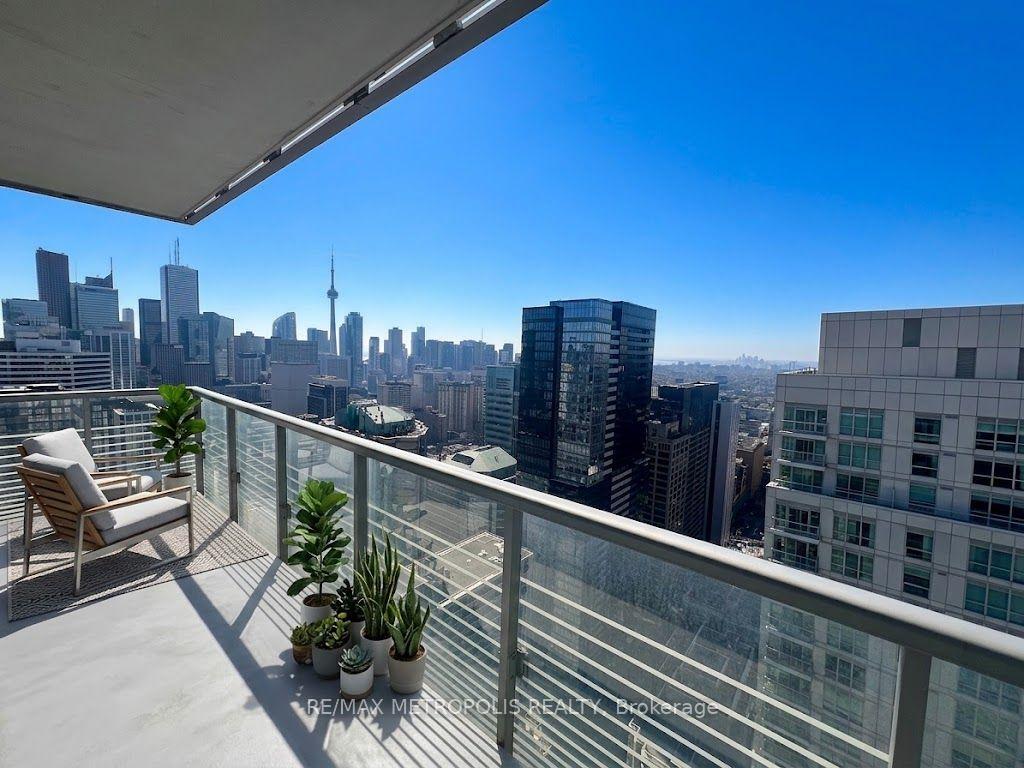 Photo 2 of Unit 3911, 386 Yonge Street, Toronto, Bay Street Corridor — HOMEH