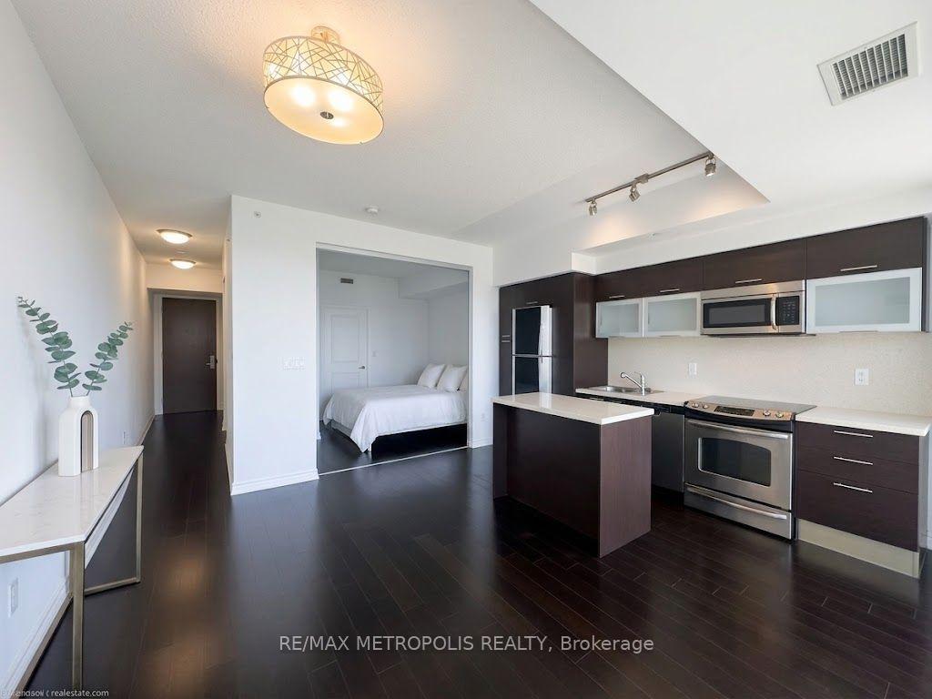 Photo 8 of Unit 3911, 386 Yonge Street, Toronto, Bay Street Corridor — HOMEH