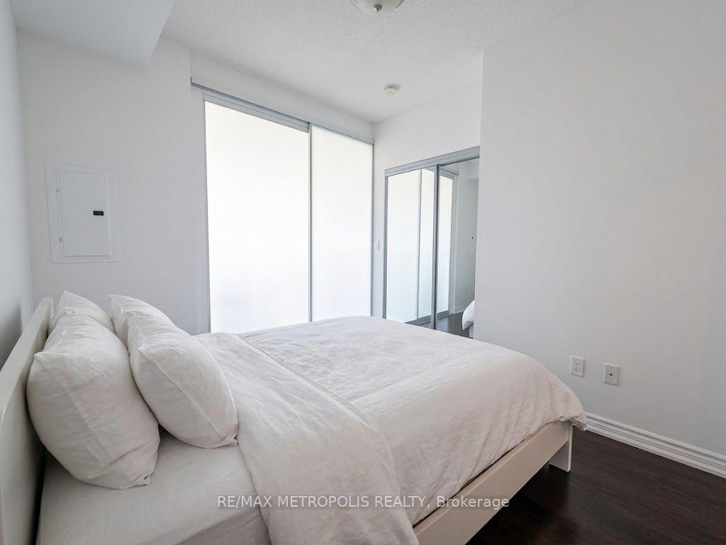 Photo 13 of Unit 3911, 386 Yonge Street, Toronto, Bay Street Corridor — HOMEH