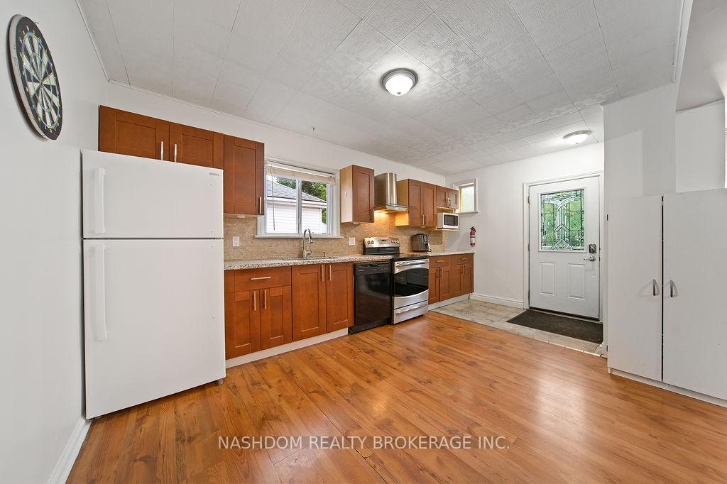 Photo 4 of 82 Whitney Avenue, Hamilton, Ainslie Wood — HOMEH