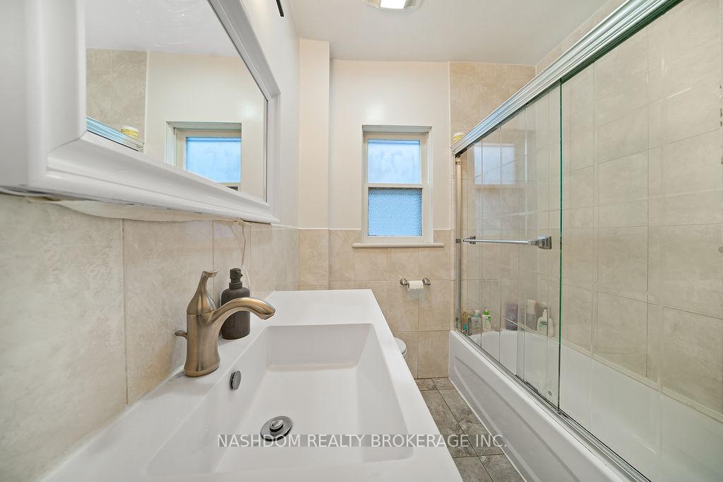 Photo 14 of 82 Whitney Avenue, Hamilton, Ainslie Wood — HOMEH