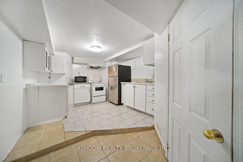 Photo 18 of 82 Whitney Avenue, Hamilton, Ainslie Wood — HOMEH