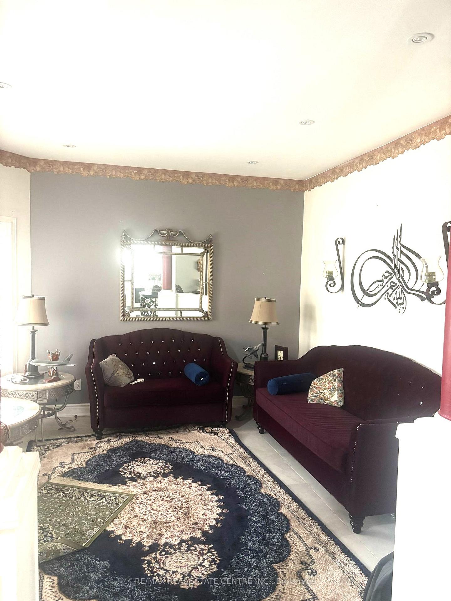 Photo 3 of 21 Robertson Davies Drive, Brampton, Snelgrove — HOMEH