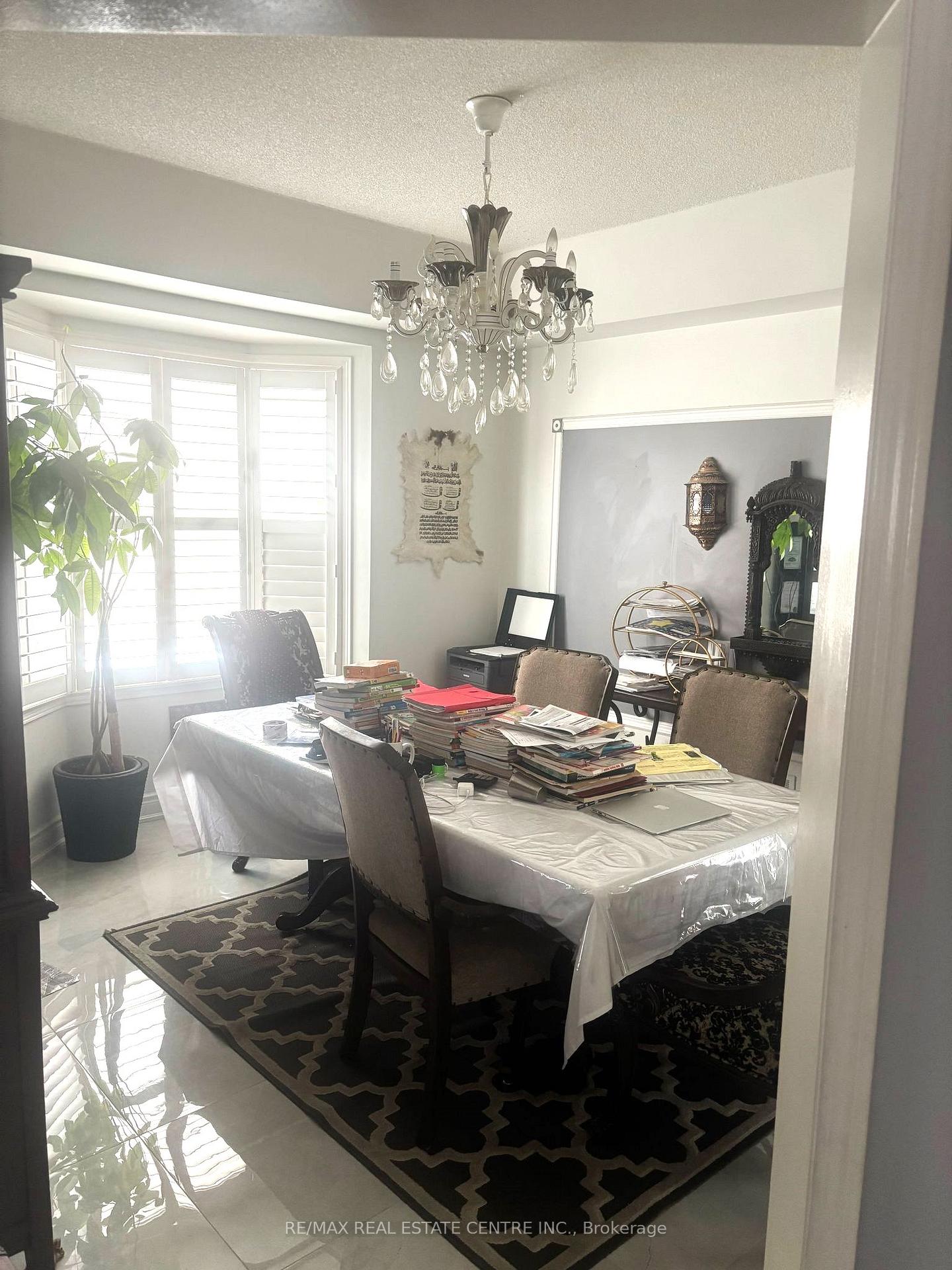 Photo 4 of 21 Robertson Davies Drive, Brampton, Snelgrove — HOMEH