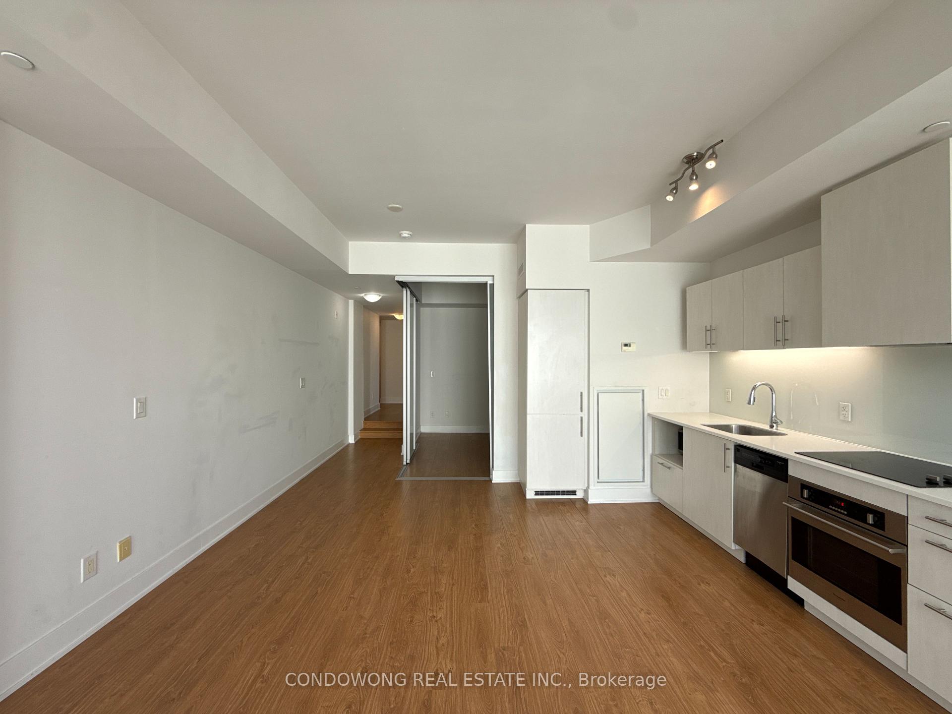 Photo 2 of Unit 804, 508 Wellington Street W, Toronto, Waterfront Communities — HOMEH