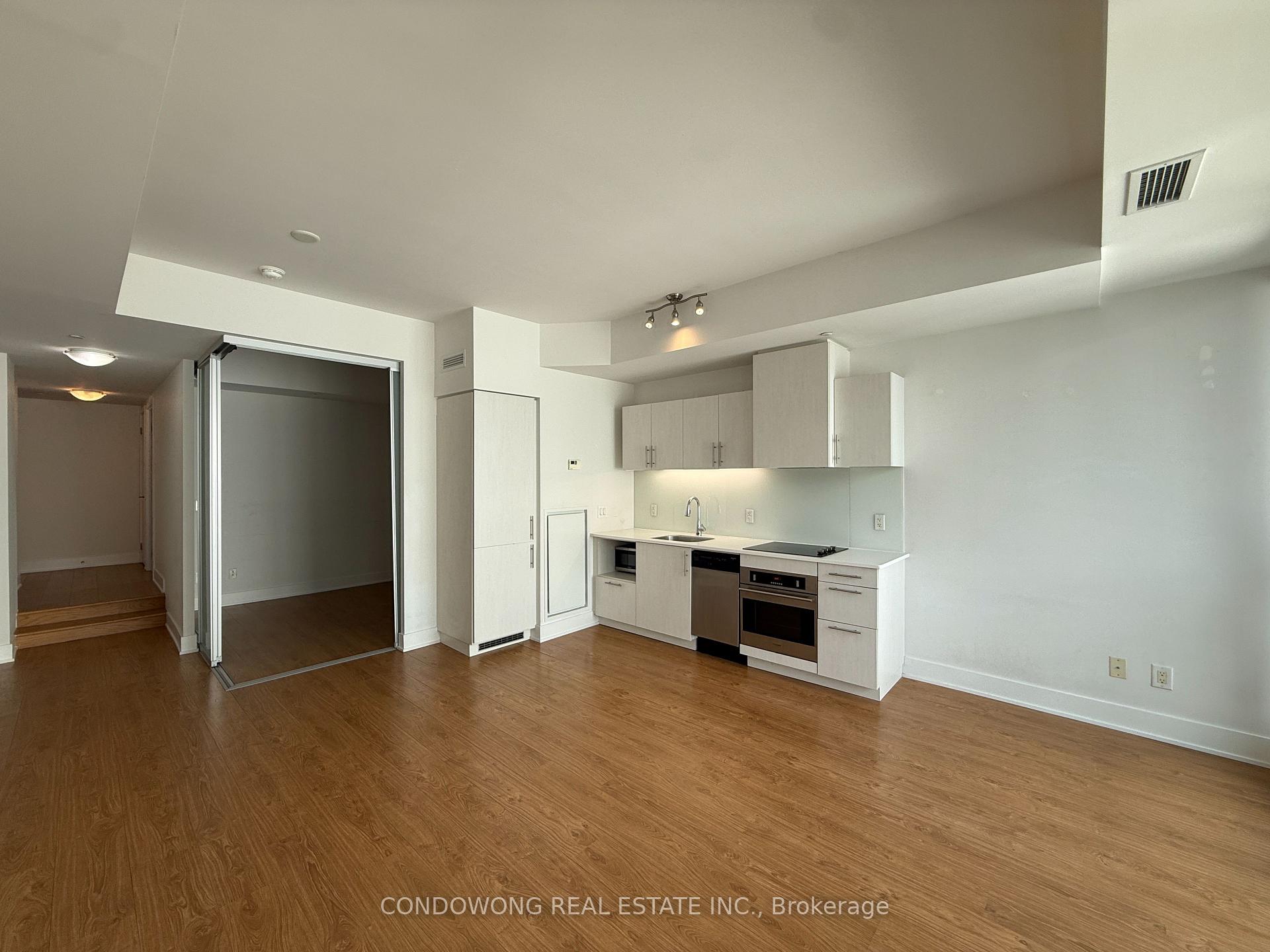 Photo 4 of Unit 804, 508 Wellington Street W, Toronto, Waterfront Communities — HOMEH