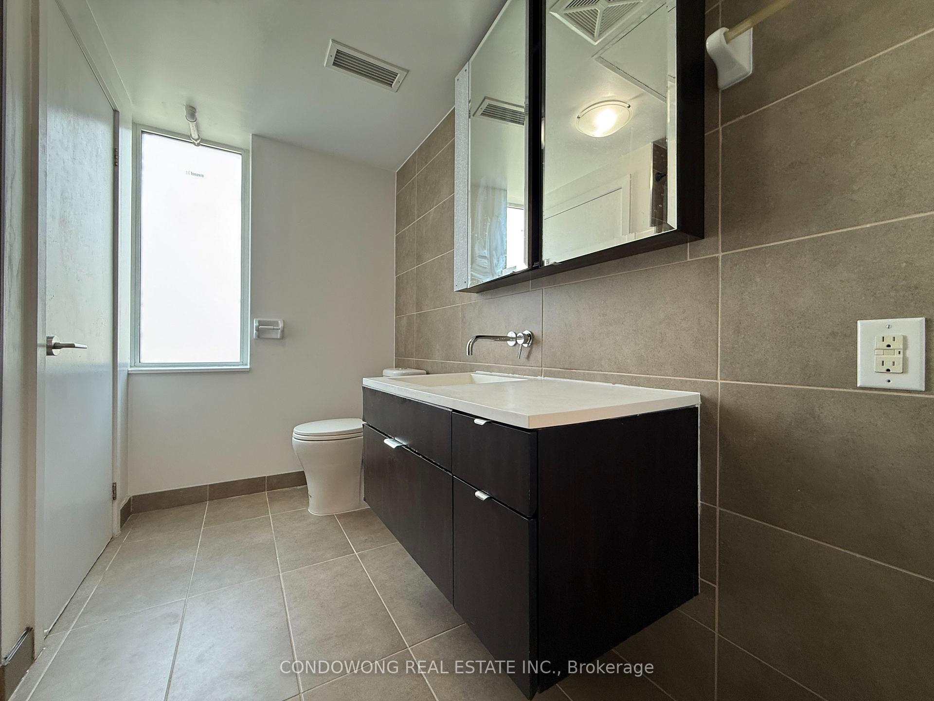 Photo 7 of Unit 804, 508 Wellington Street W, Toronto, Waterfront Communities — HOMEH