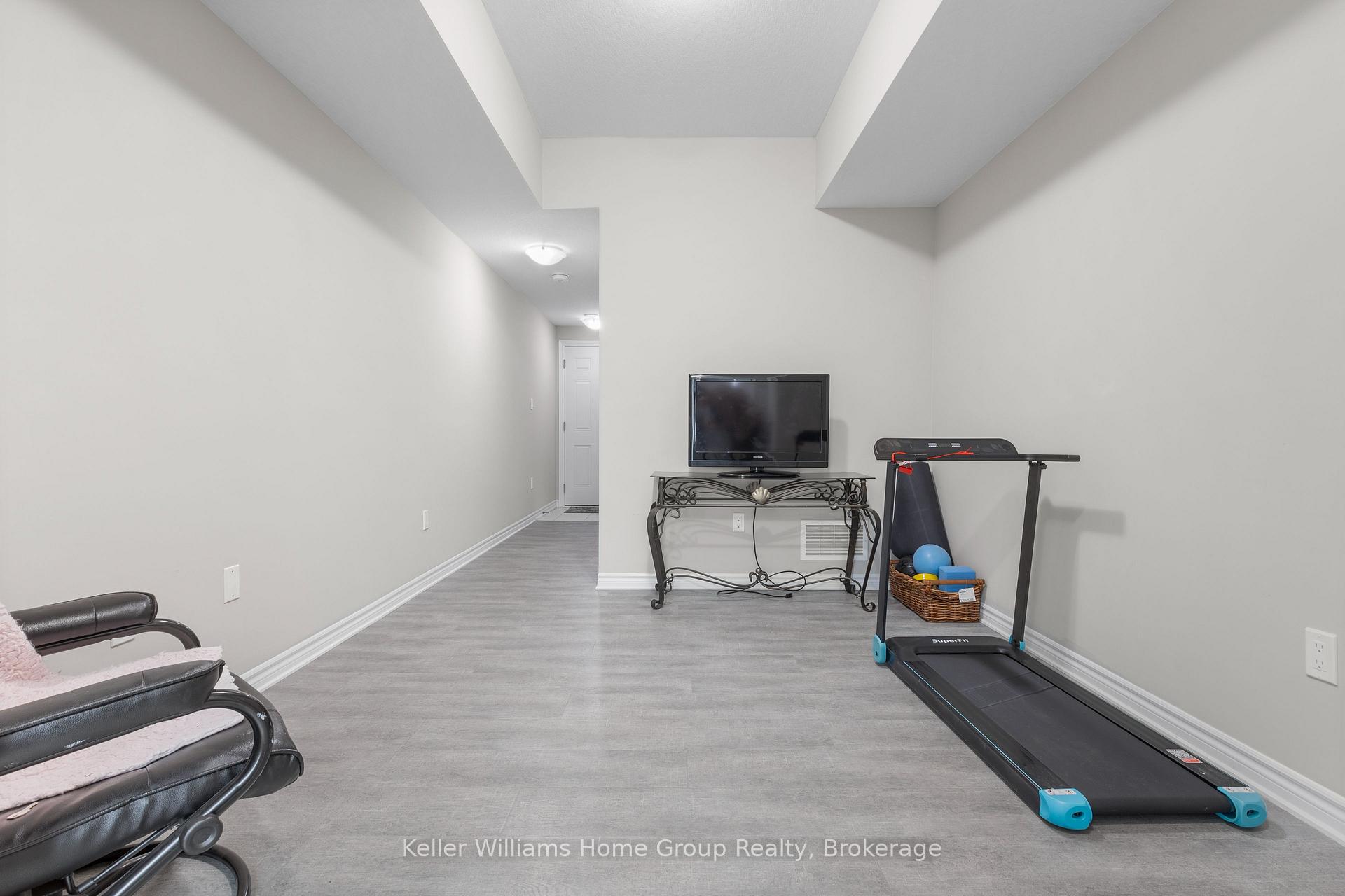 Photo 3 of Unit 35, 107 Westra Drive, Guelph, Willow West/Sugarbush/West Acres — HOMEH