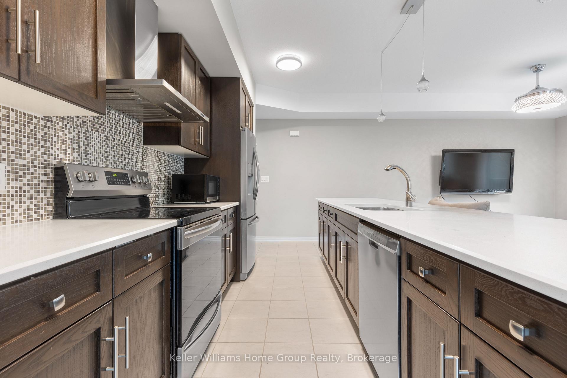 Photo 5 of Unit 35, 107 Westra Drive, Guelph, Willow West/Sugarbush/West Acres — HOMEH