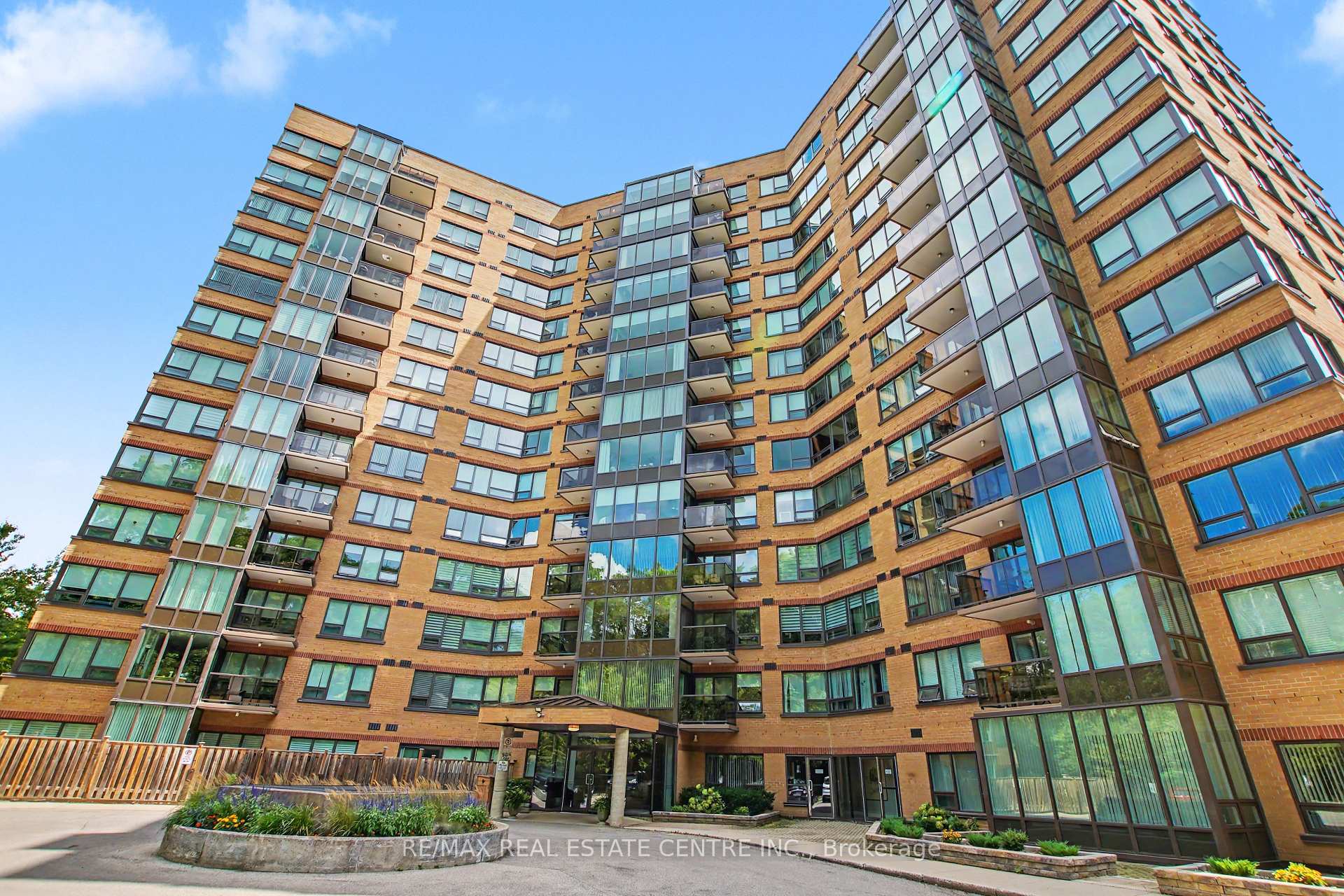 Photo 2 of Unit 608, 237 King Street W, Cambridge, Preston North — HOMEH