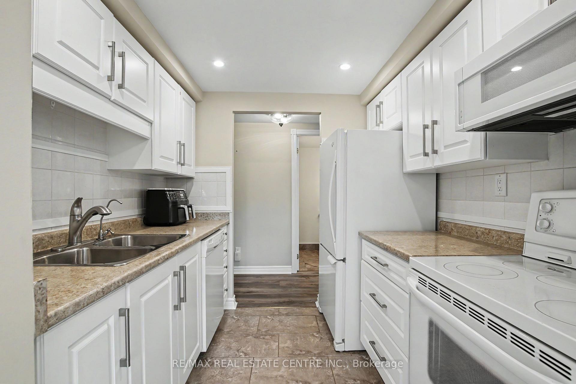 Photo 14 of Unit 608, 237 King Street W, Cambridge, Preston North — HOMEH