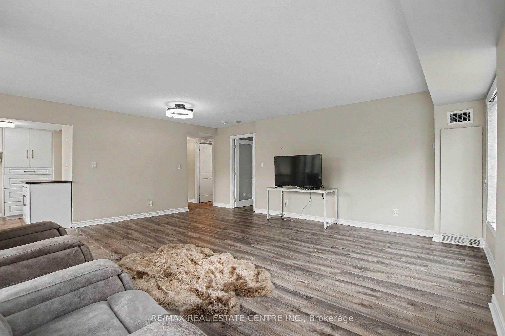 Photo 21 of Unit 608, 237 King Street W, Cambridge, Preston North — HOMEH