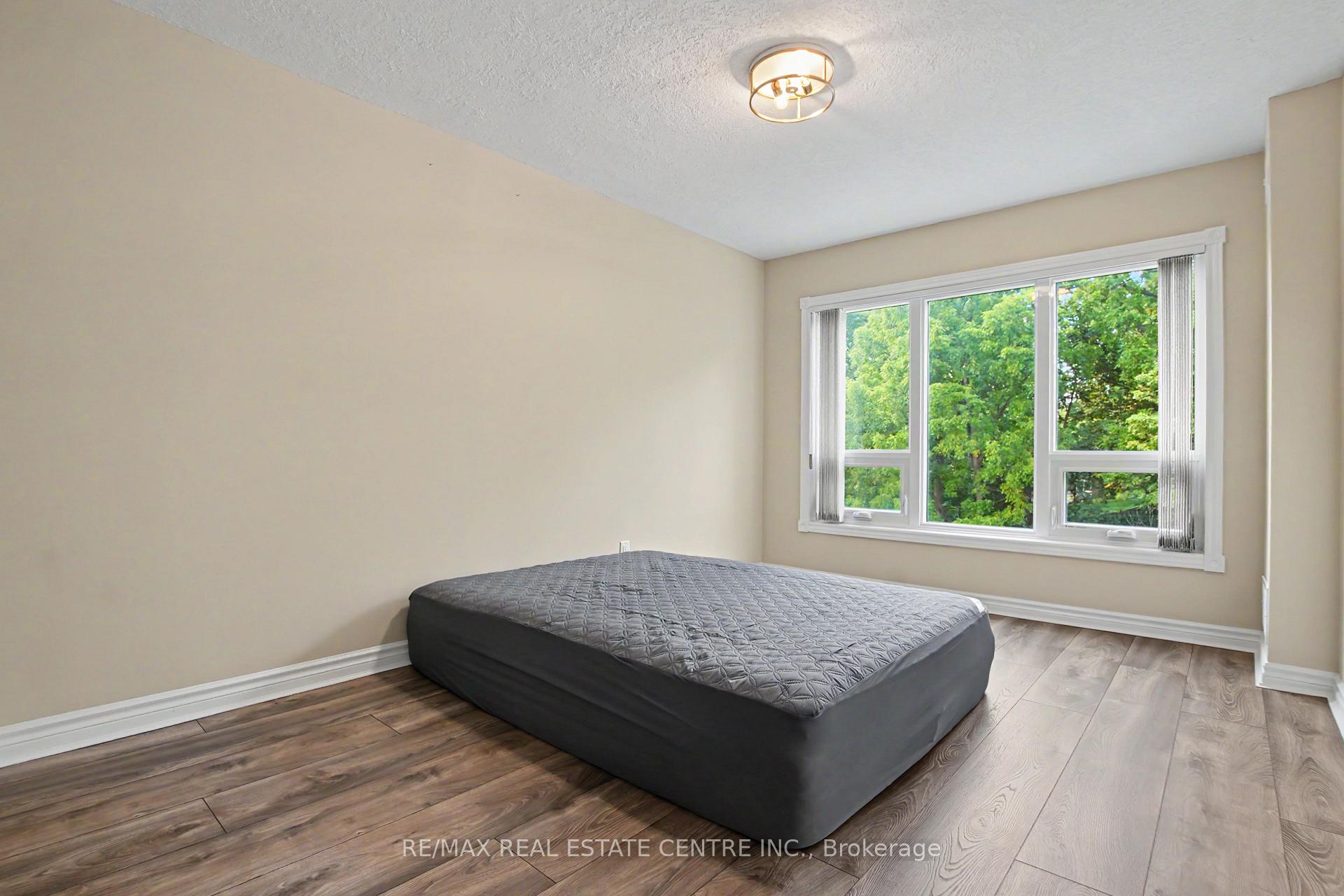 Photo 22 of Unit 608, 237 King Street W, Cambridge, Preston North — HOMEH