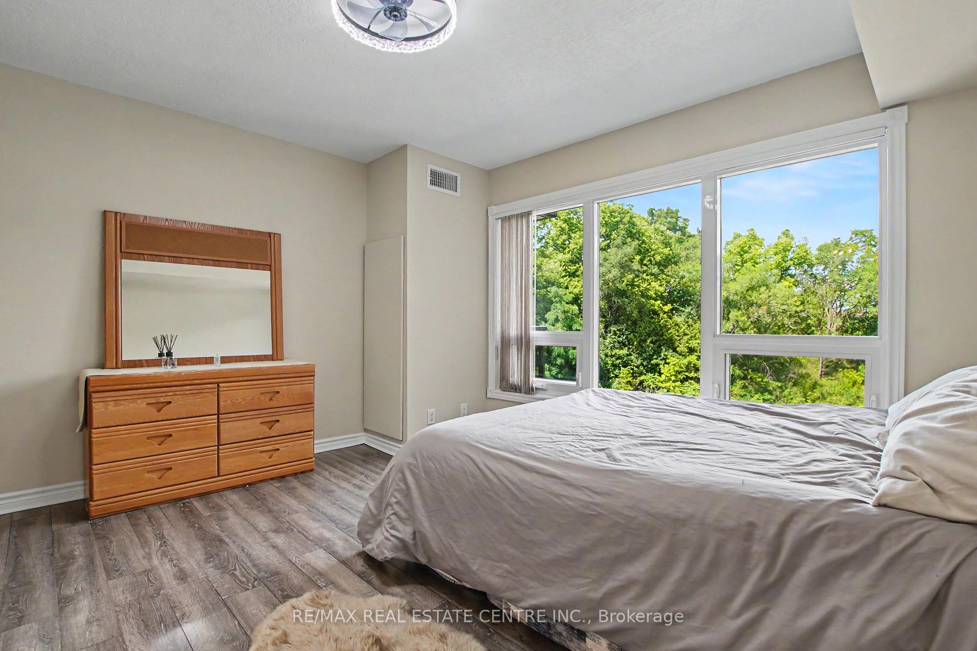 Photo 26 of Unit 608, 237 King Street W, Cambridge, Preston North — HOMEH