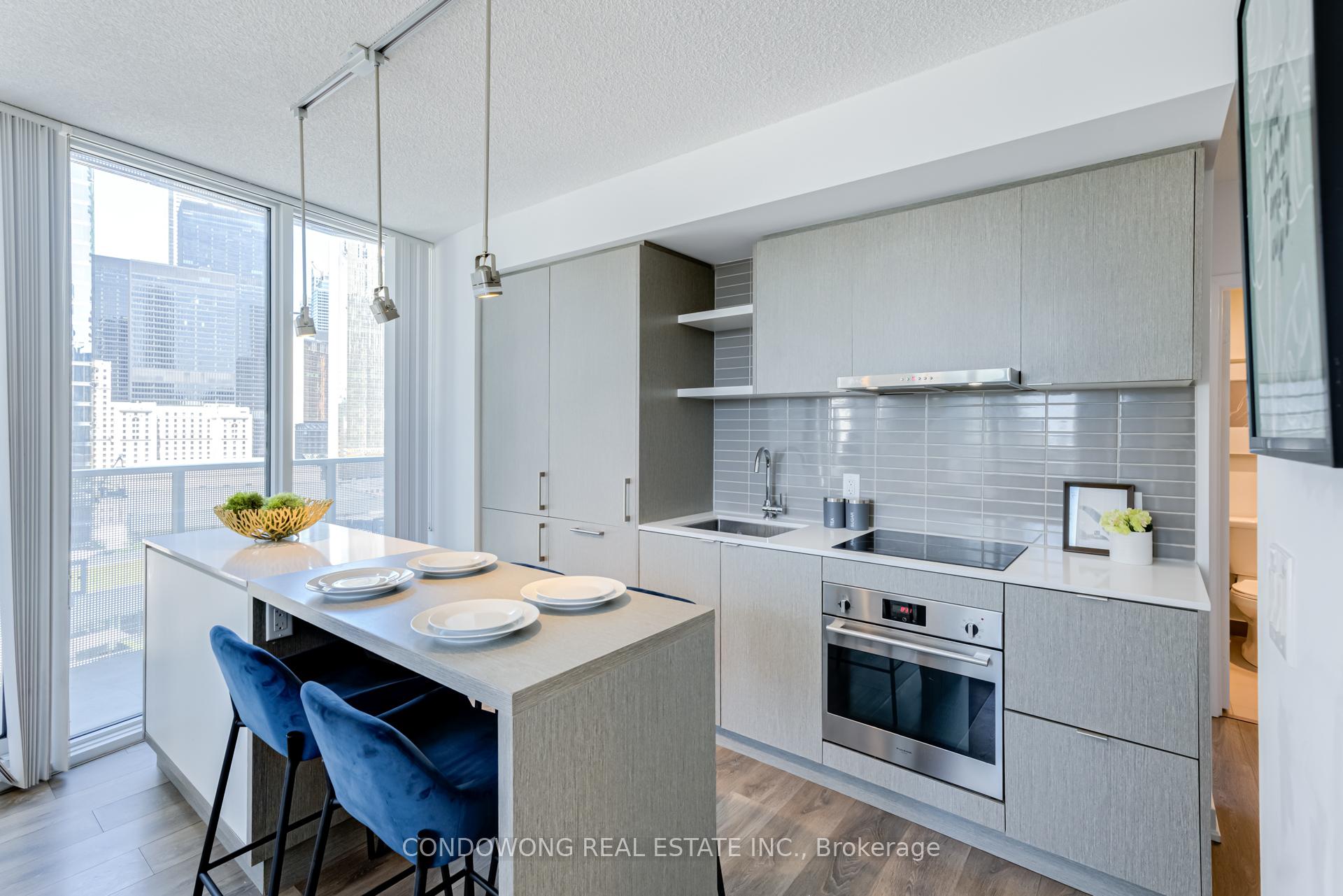 Photo 2 of Unit 1702, 100 Harbour Street, Toronto, Waterfront Communities — HOMEH